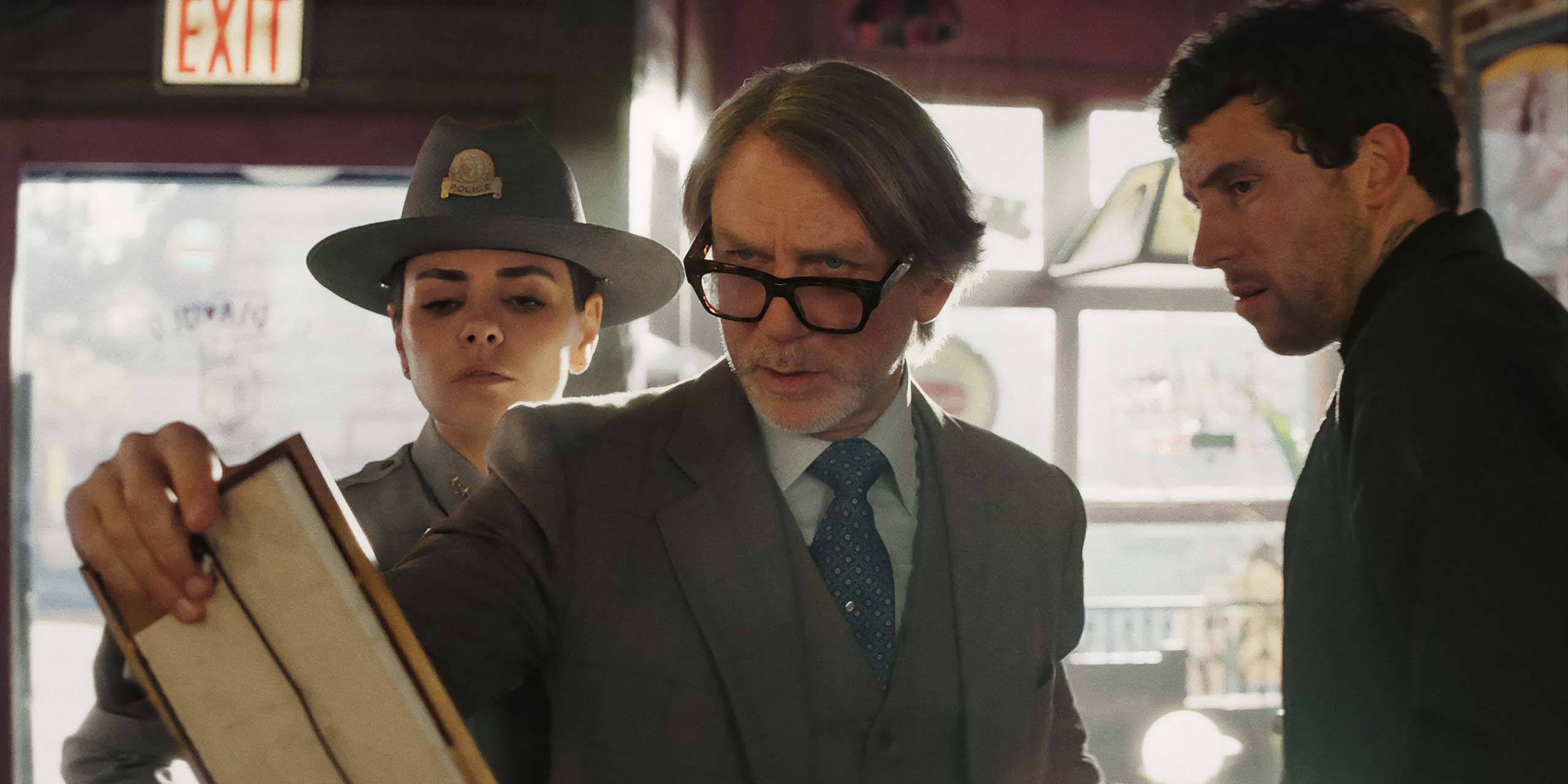 Mila Kunis, Daniel Craig et Josh O'Connor dans Wake-up Dead Man.