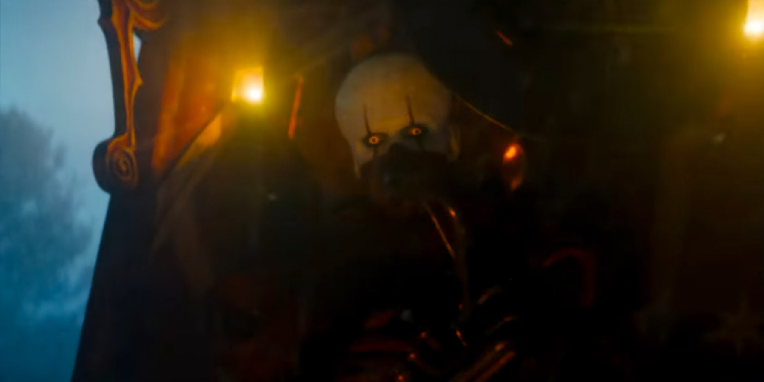 Bill Skarsgård dans le rôle de Pennywise dans Ça : Bienvenue à Derry.