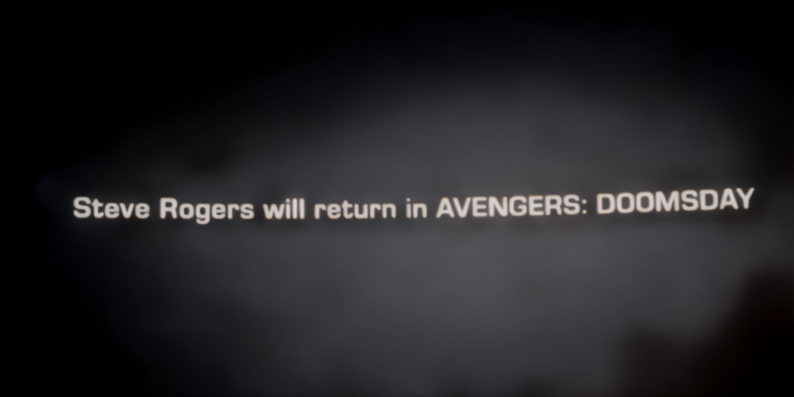 Le message annonçant le retour de Steve Rogers (Chris Evans) dans la bande-annonce de Avengers: Dommsday.