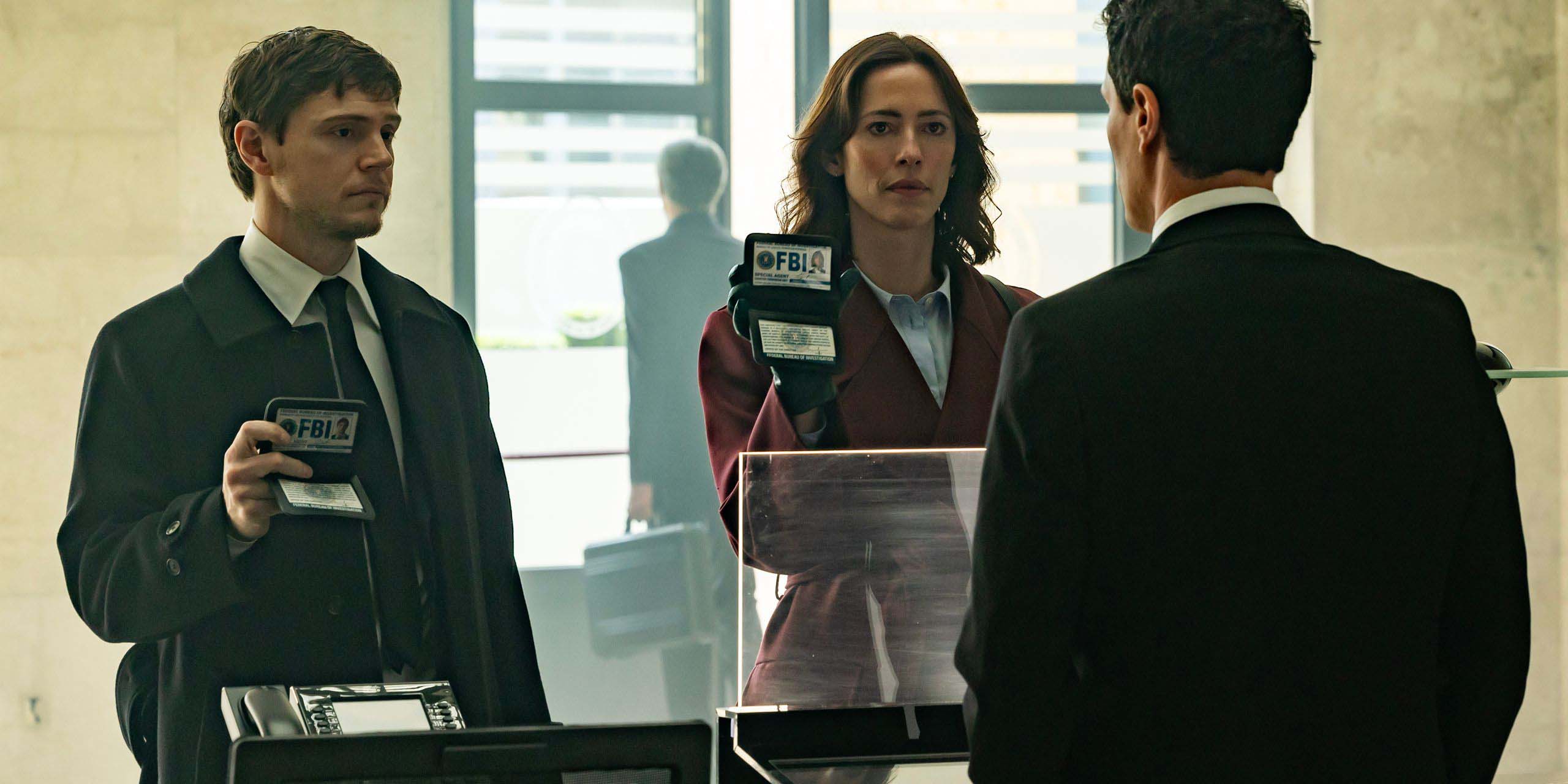 Evan Peters et Rebecca Hall dans The Beauty, dans les rôles de Cooper Madsen et Jordan Bennett.