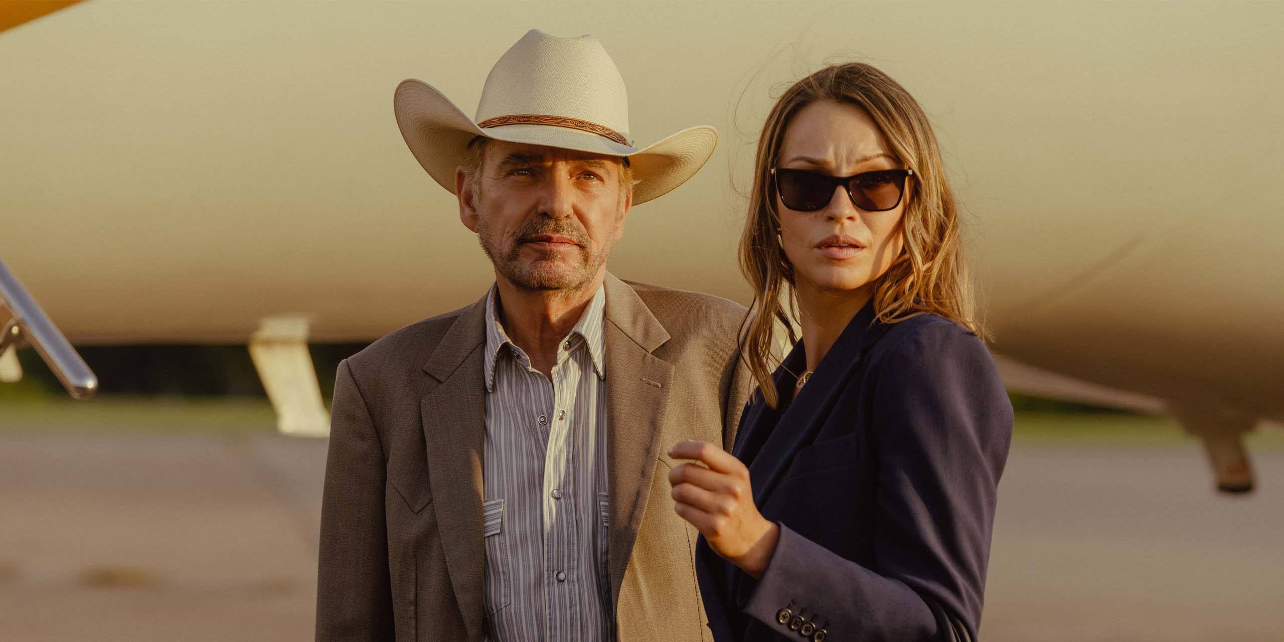 Rebecca (Kayla Wallace) et Tommy Norris (Billy Bob Thornton) dans la saison 2 de Landman.