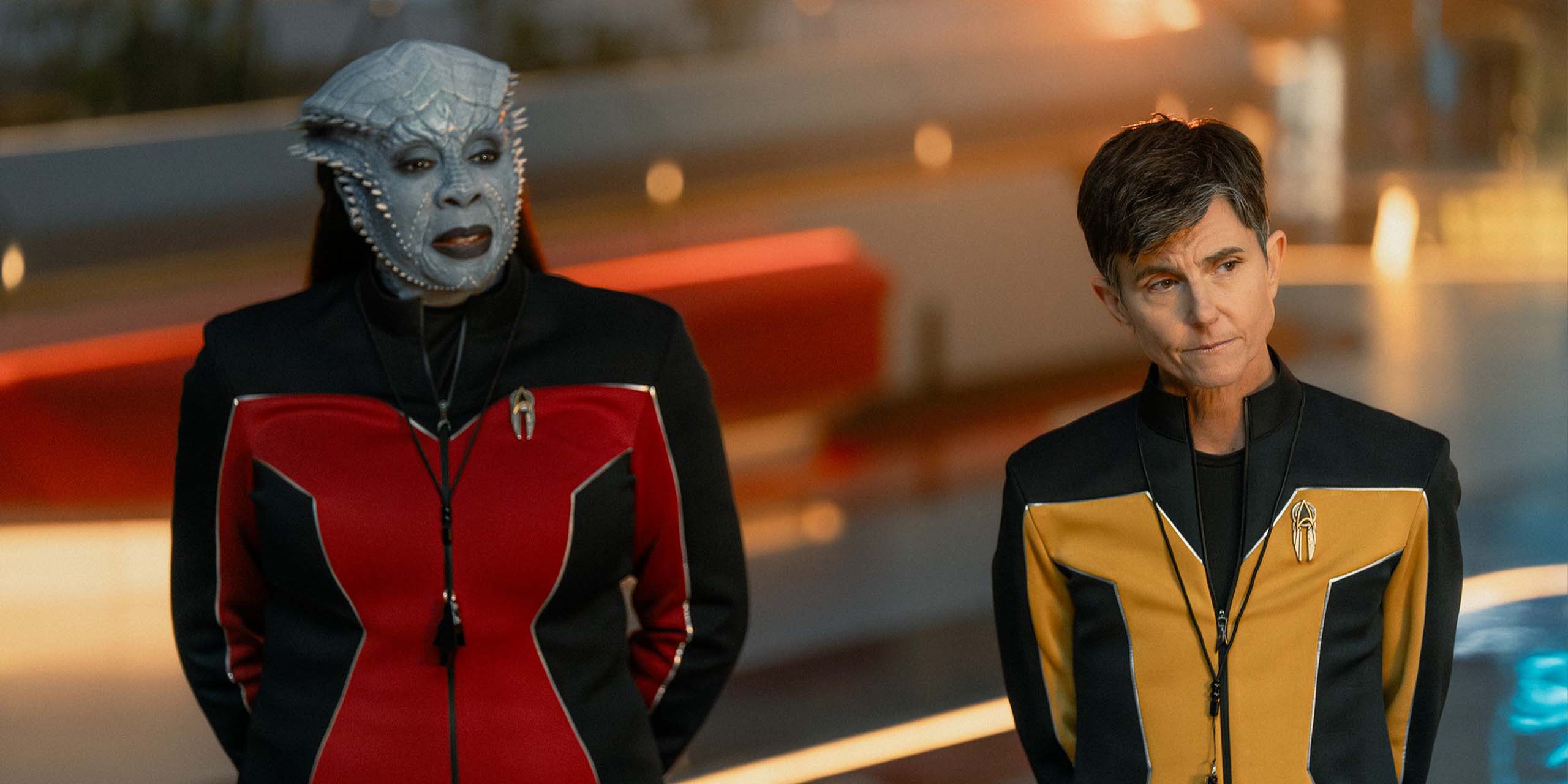 Gina Yashere dans le rôle de Lura et Tig Notaro dans le rôle de Reno dans Star Trek : Starfleet Academy, épisode 3, saison 1