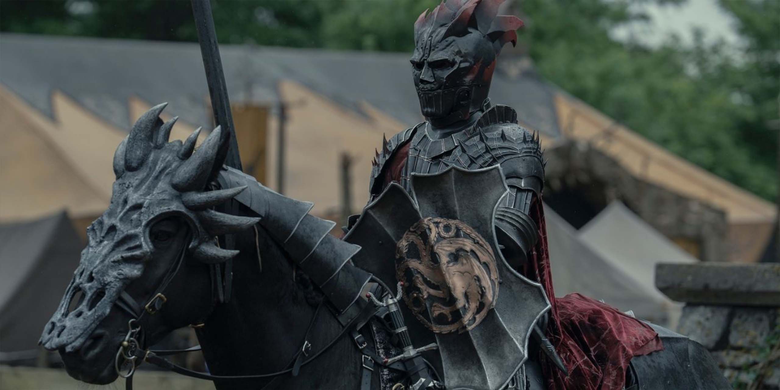 Finn Bennett dans le rôle d'Aerion en armure complète dans l'épisode 5 de A Knight of the Seven Kingdoms