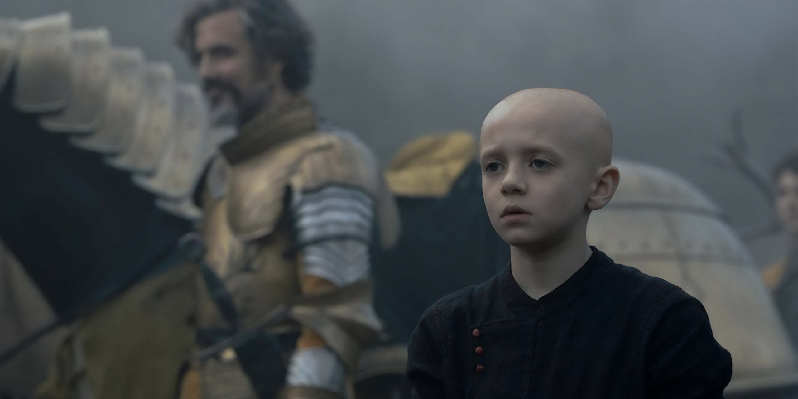 Dexter Sol Ansell dans le rôle d'Œuf dans A Knight of the Seven Kingdoms.