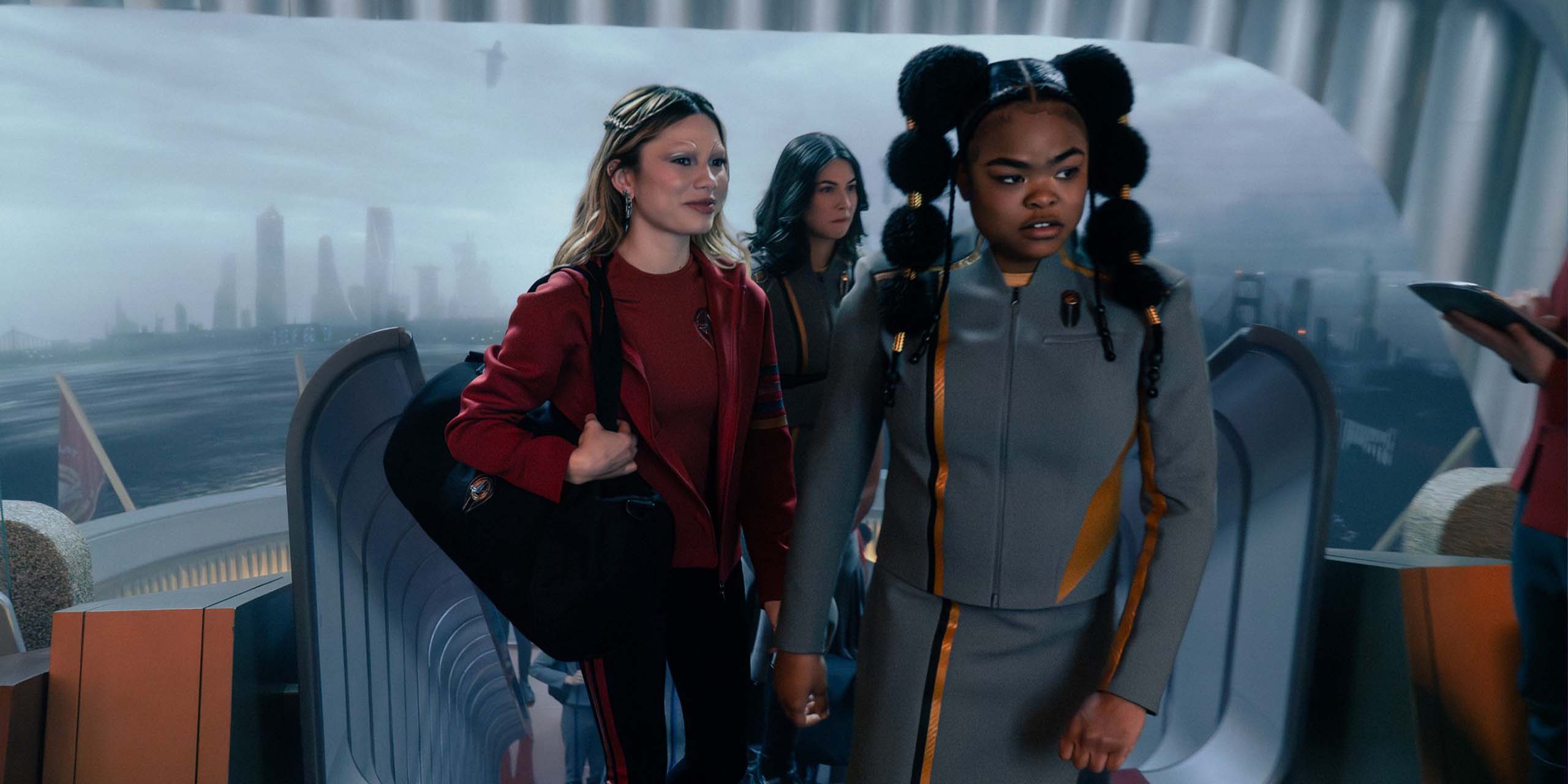 Bella Shepard (Genesis) et Kerrice Brooks (Sam) dans l'épisode 7 de la saison 1 de Star Trek : Starfleet Academy.