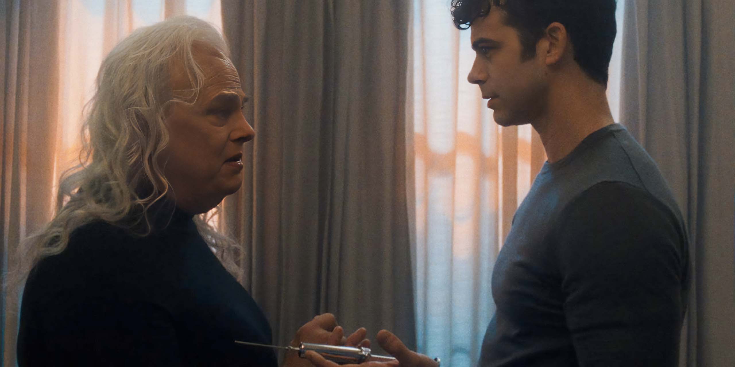 Mike (Joey Pollari) et Clara (Rev Yolanda) dans The Beauty.