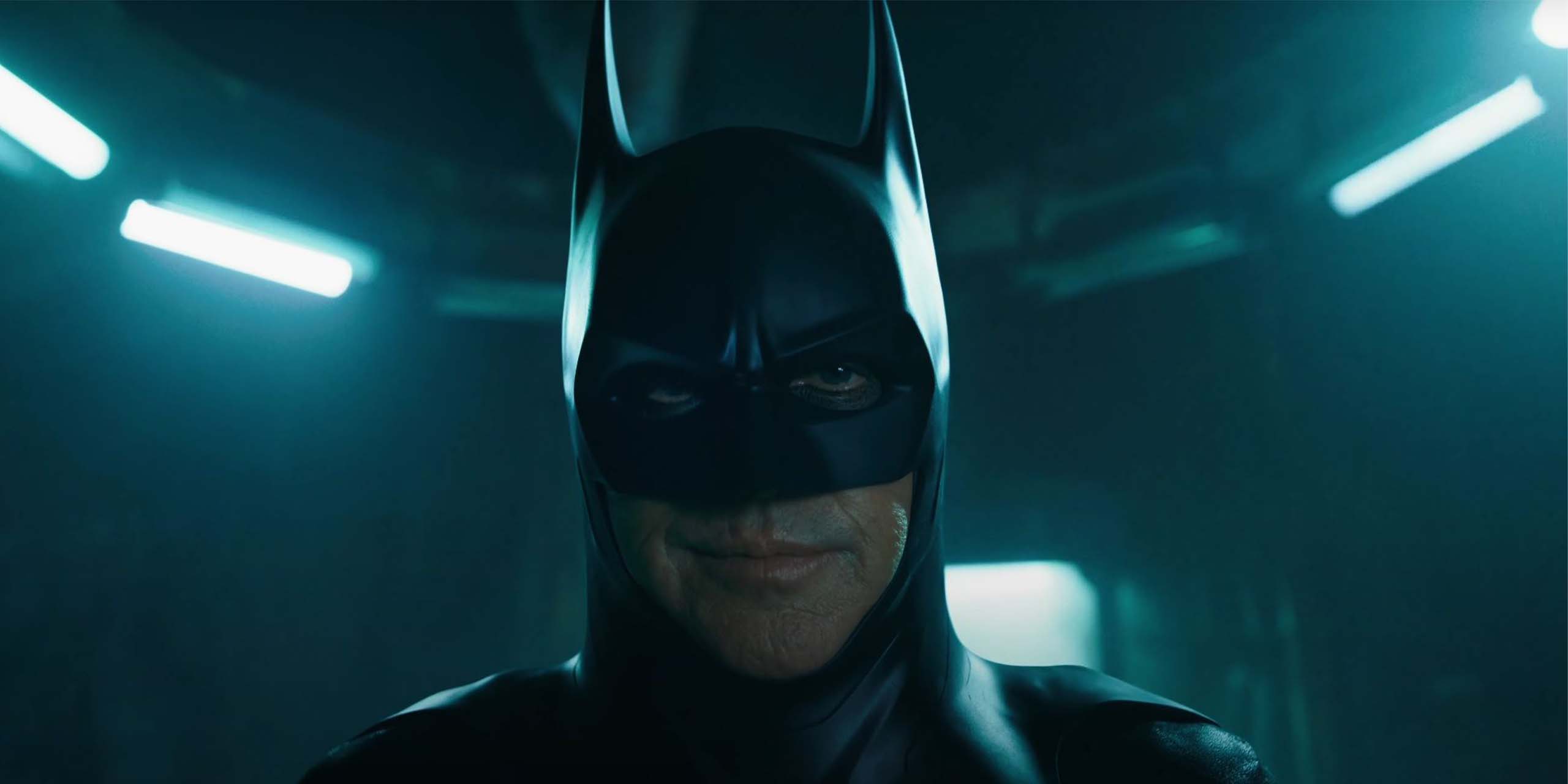 Batman dans The Flash avec Michael Keaton de retour sous le masque.