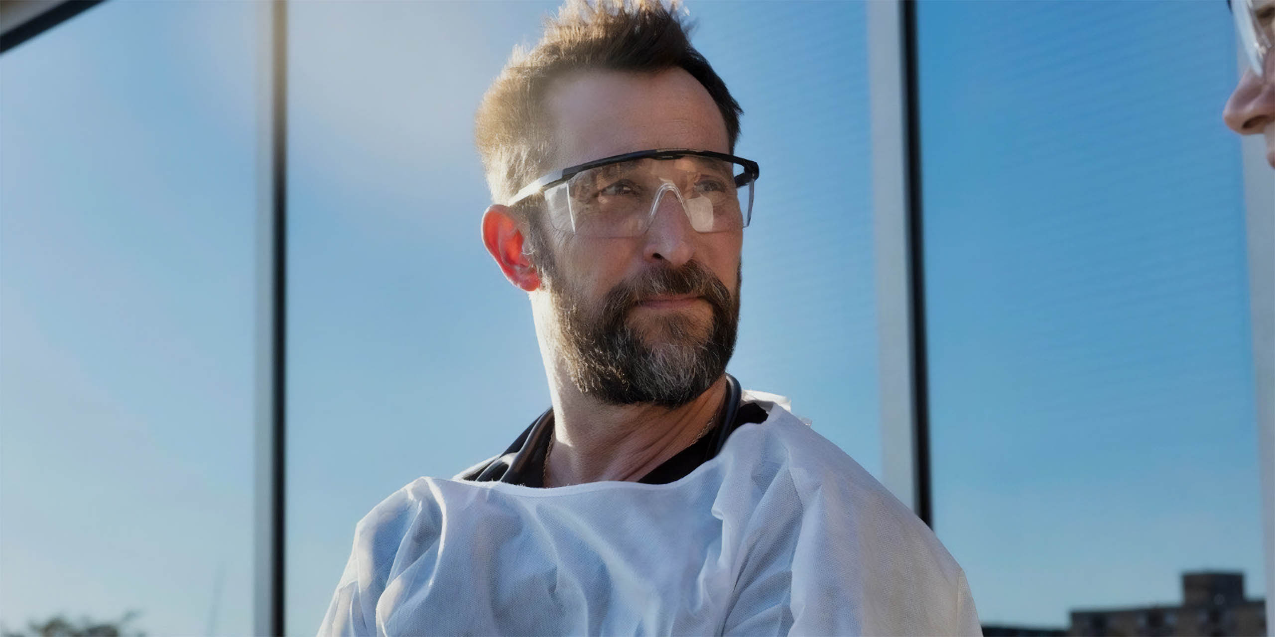 Noah Wyle dans la saison 2 de The Pitt.