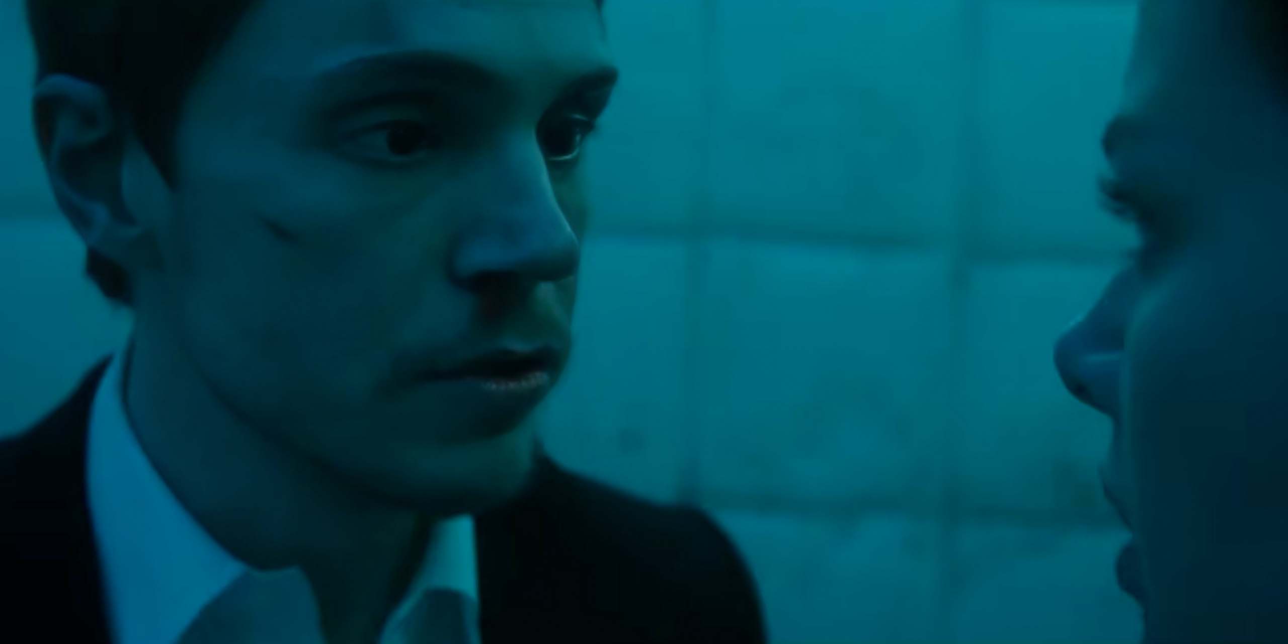 Cooper Madsen (Evan Peters) face à Jordan Bennett (Jess Alexander) dans The Beauty.