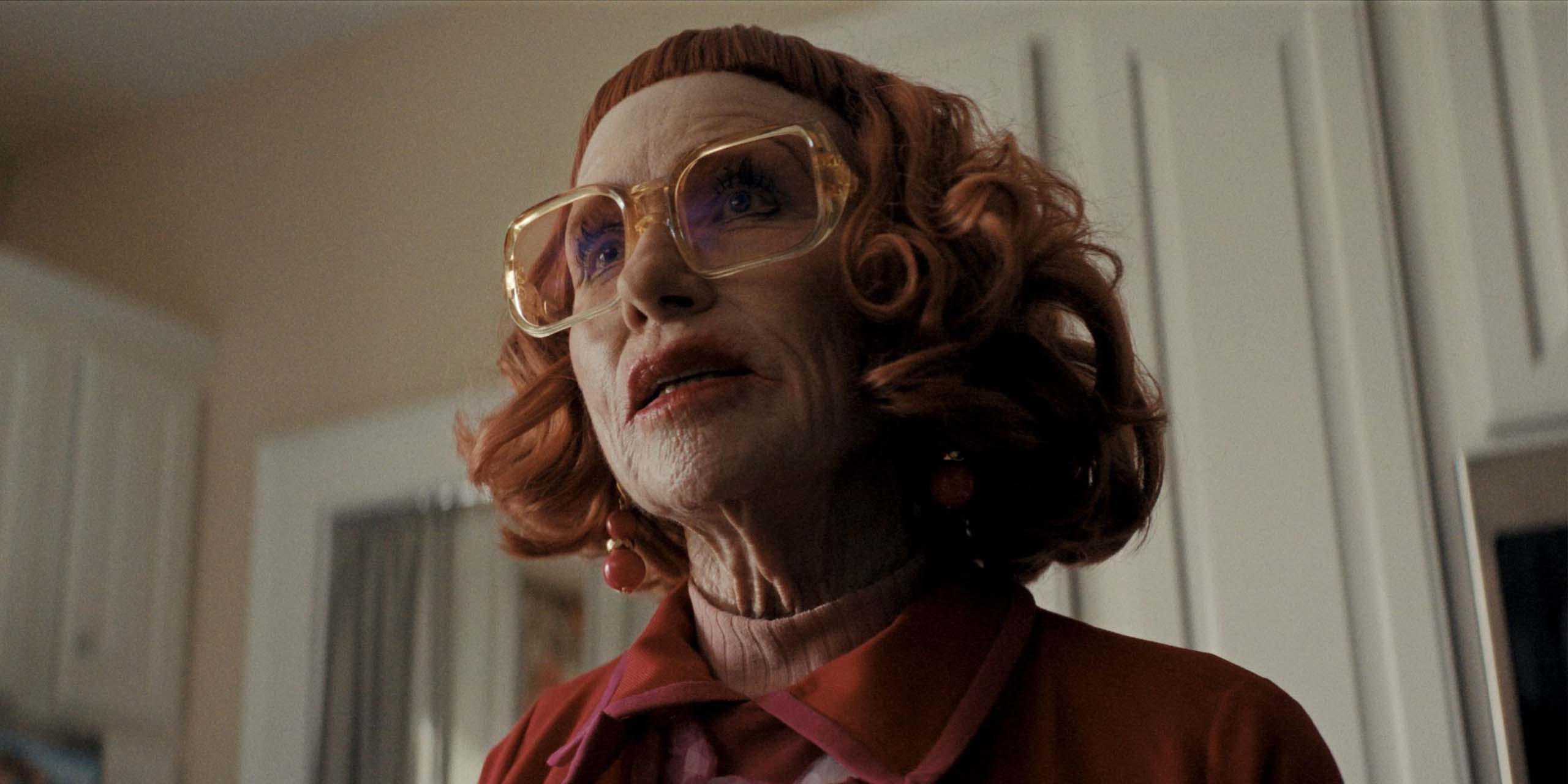 Amy Madigan dans le rôle de tante Gladys dans Évanouis (Weapons), Oscar du second meilleur rôle féminin.