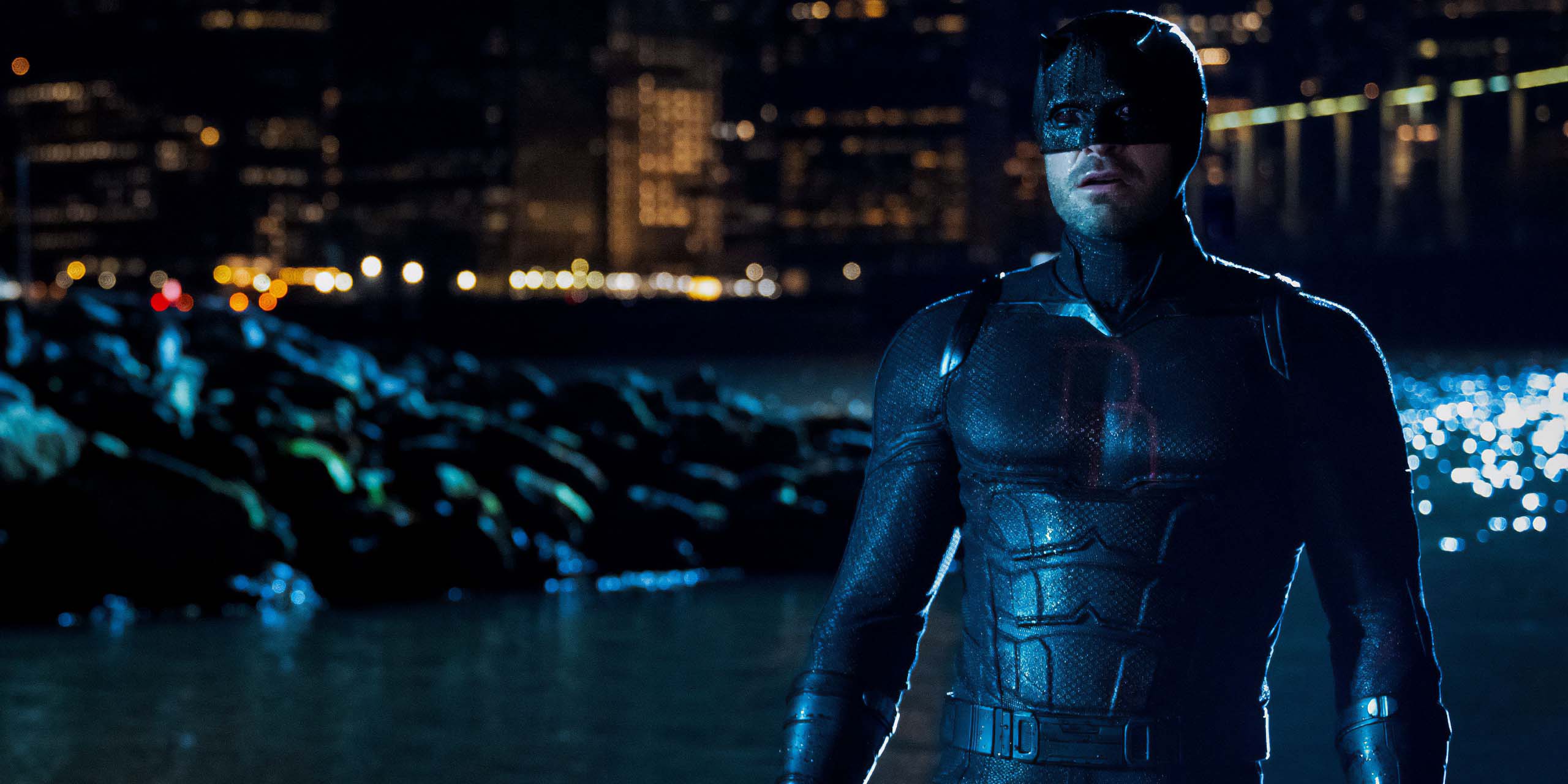 Matt Murdock (Charlie Cox) dans son costume noir dans la saison 2 de Daredevil Born Again