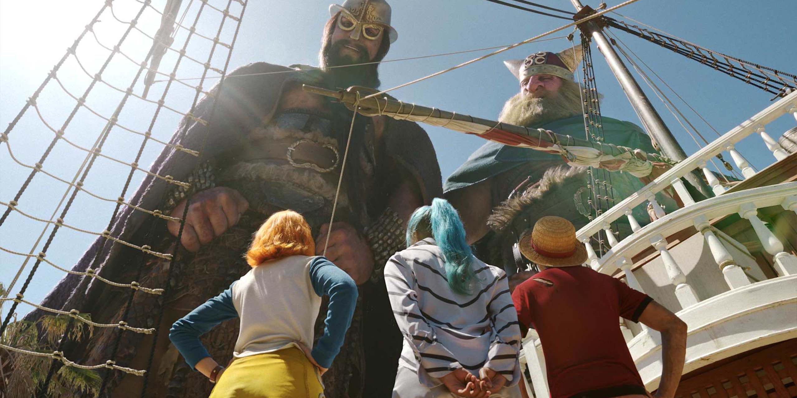 Werner Coetser (Dory), Brendan Murray (Brogy), Emily Rudd (Nami), Charithra Chandran (Miss Wednesday) et Iñaki Godoy (Monkey D. Luffy) dans la saison 2 de One Piece.