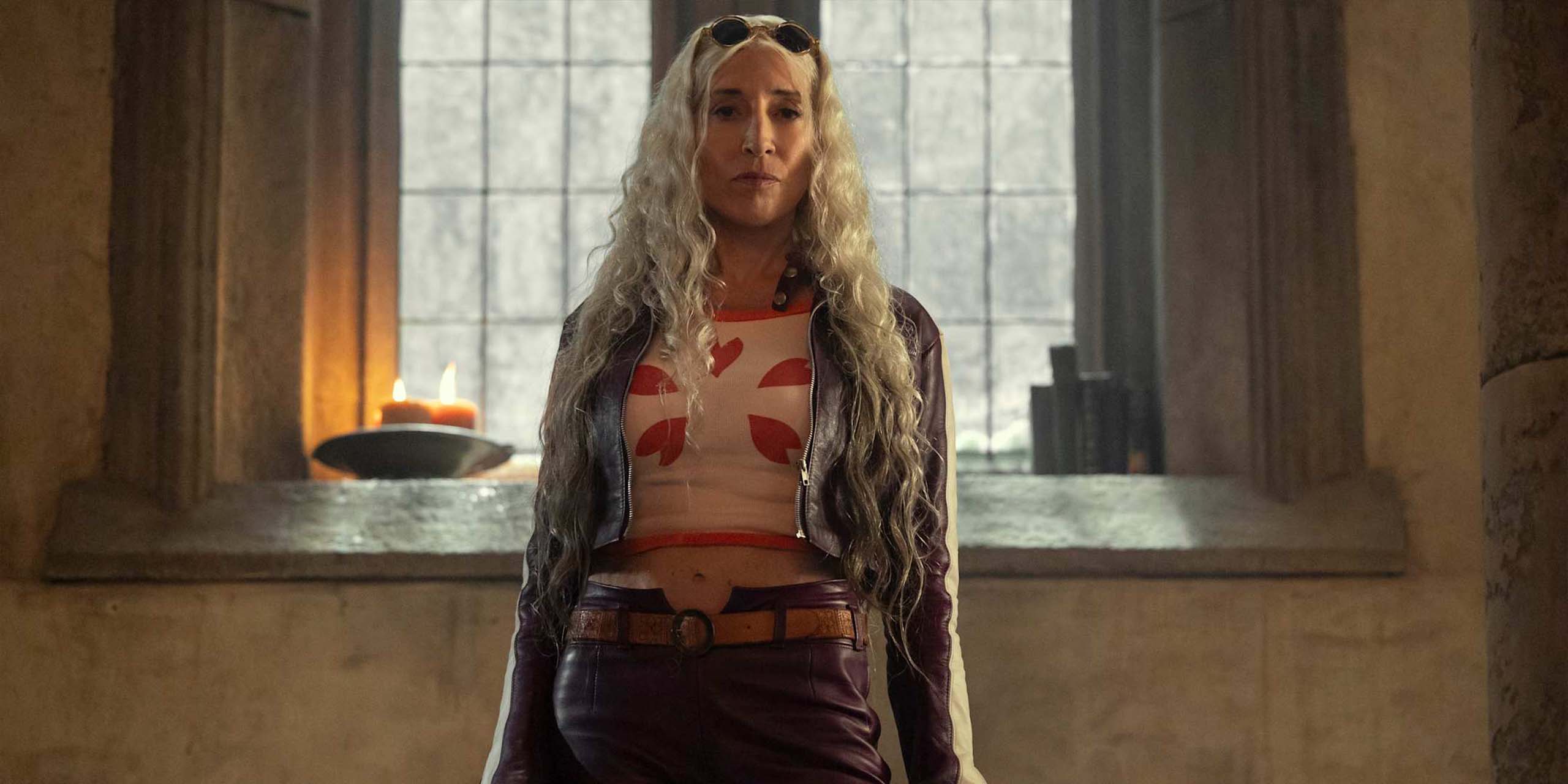 Katey Sagal dans le rôle du Dr Kureha dans la saison 2 de One Piece.