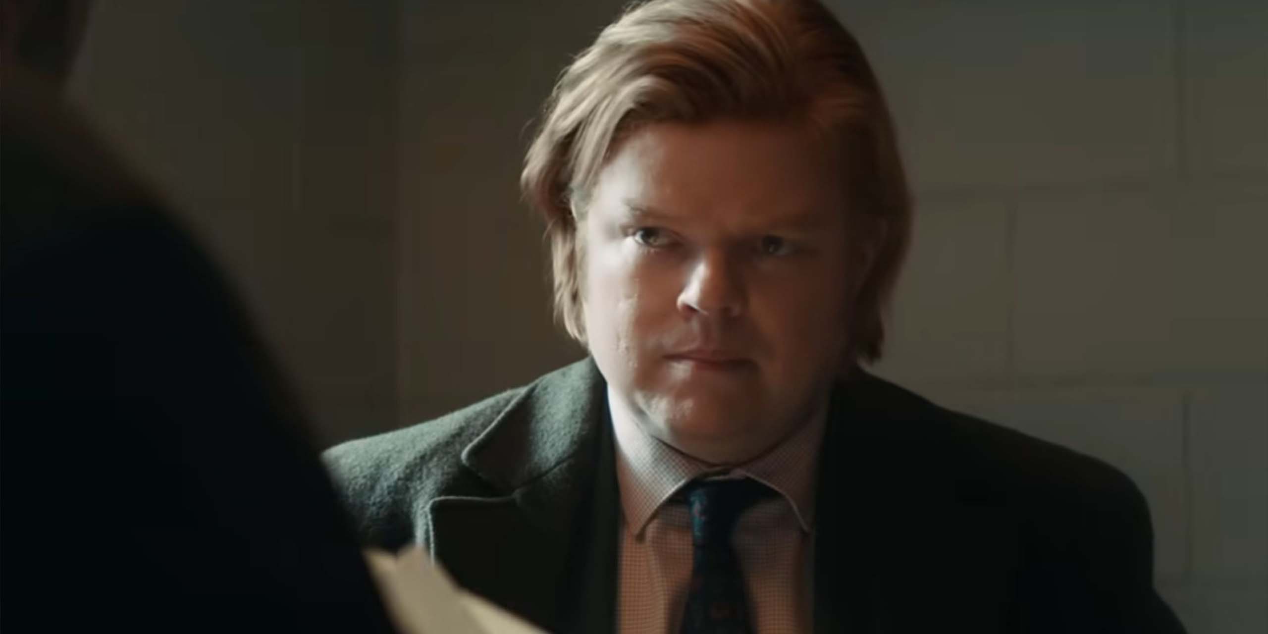 Foggy regarde un client dans la saison 2 de Daredevil Born Again