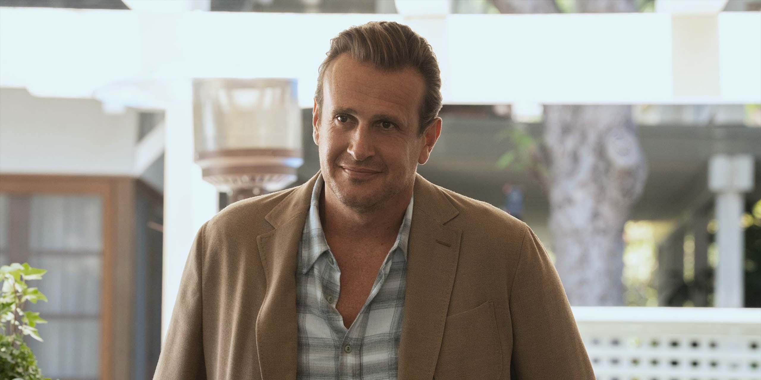 Jimmy (Jason Segel) sourit tristement dans la saison 3 de Shrinking