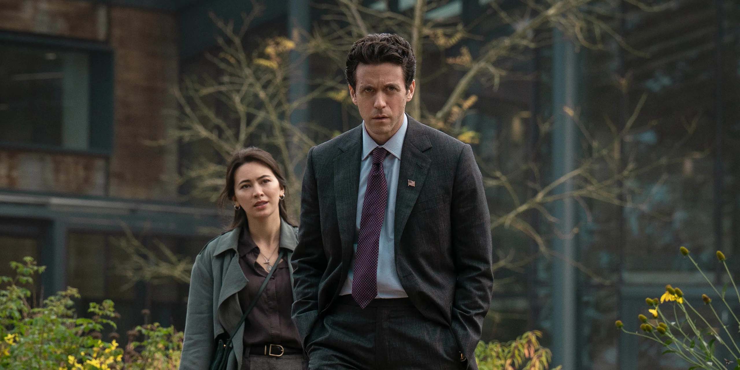 Ashley Zukerman et Jessica Henwick dans la saison 3 de Silo.