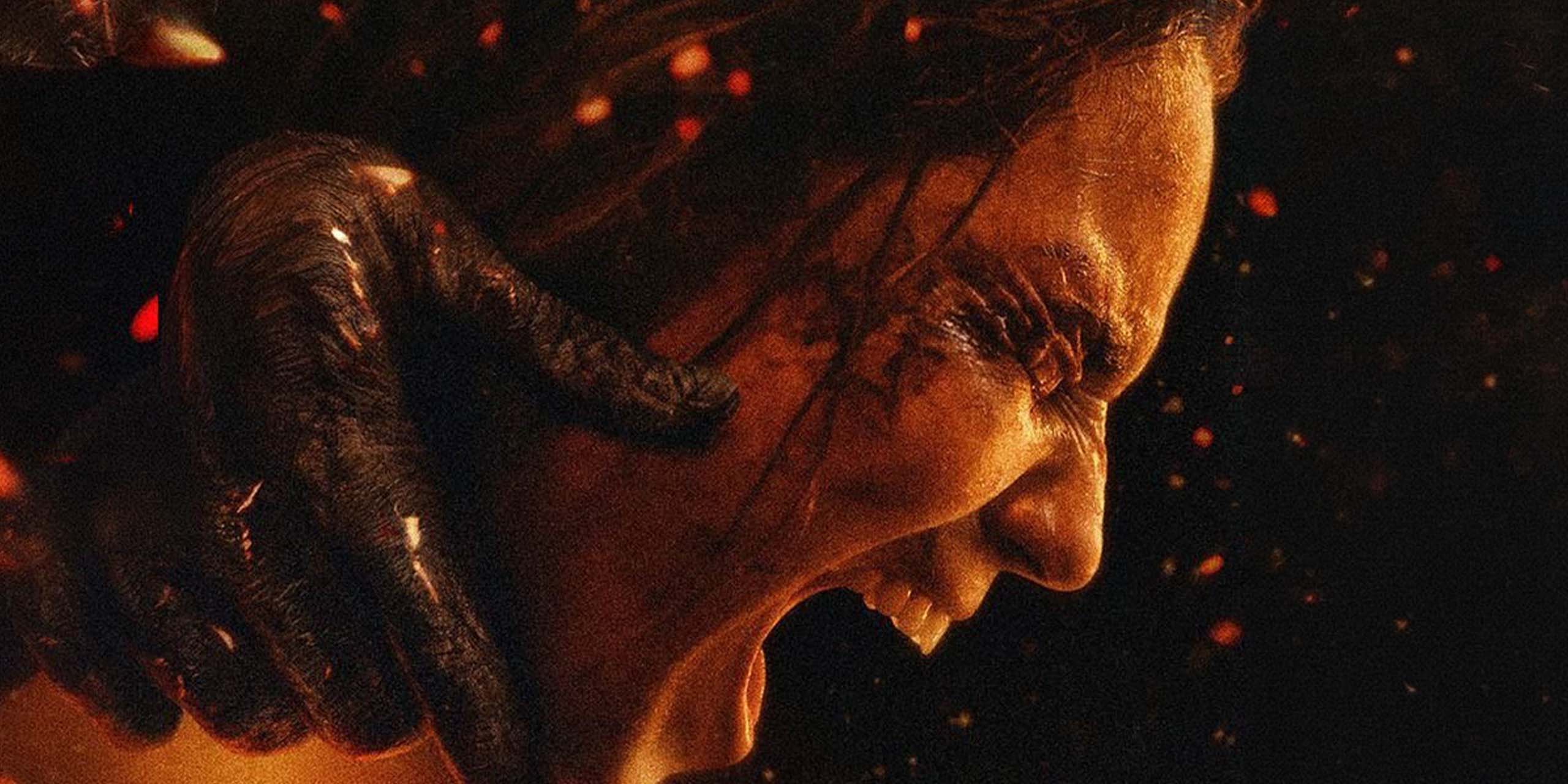 Alice (Souheila Yacoub) aux prises avec un Deadlite dans Evil Dead Burn.