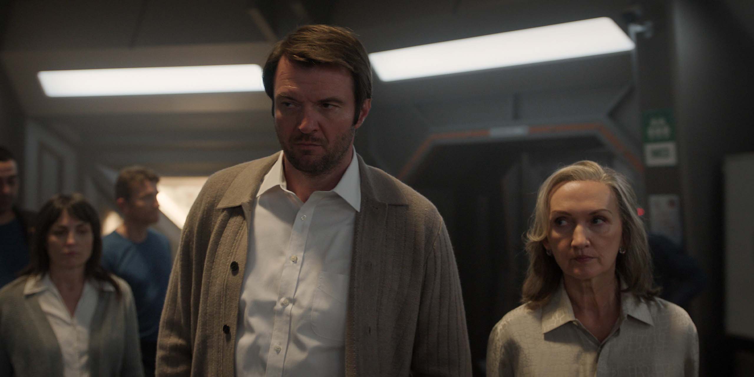 Costa Ronin et Svetlana Efremova dans la saison 5 de For All Mankind.
