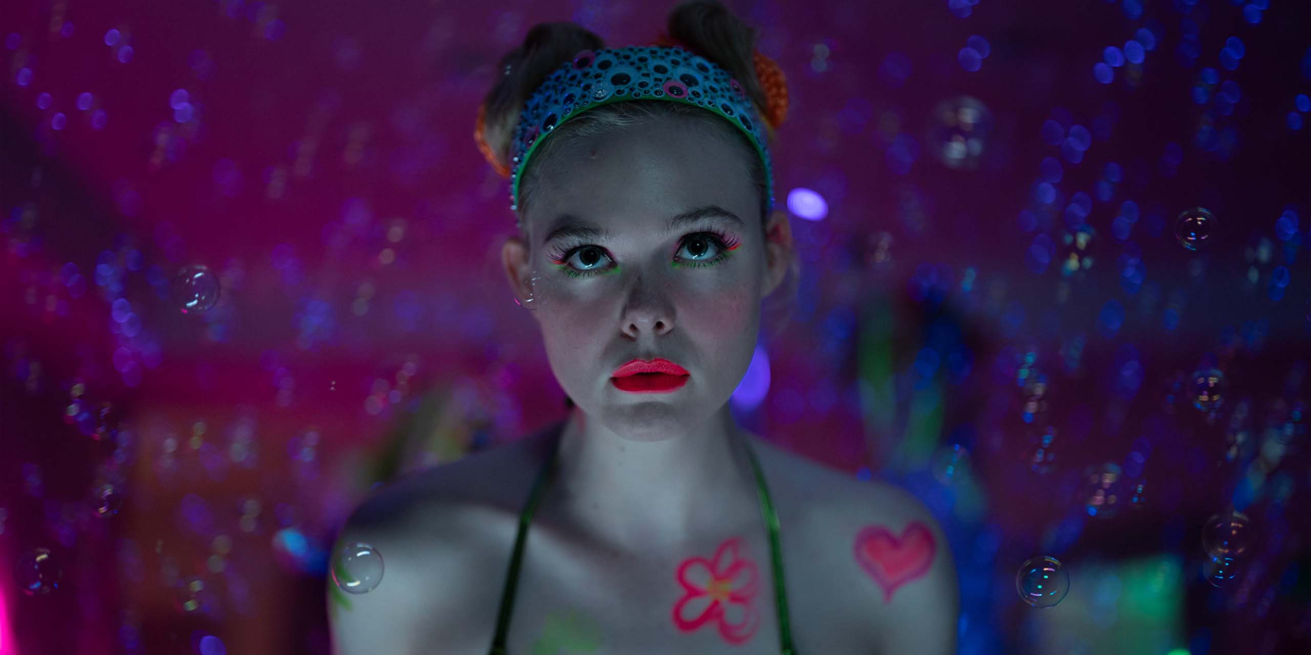 Elle Fanning dans le rôle de Margo dans le final de Margo a des problèmes d’argent.