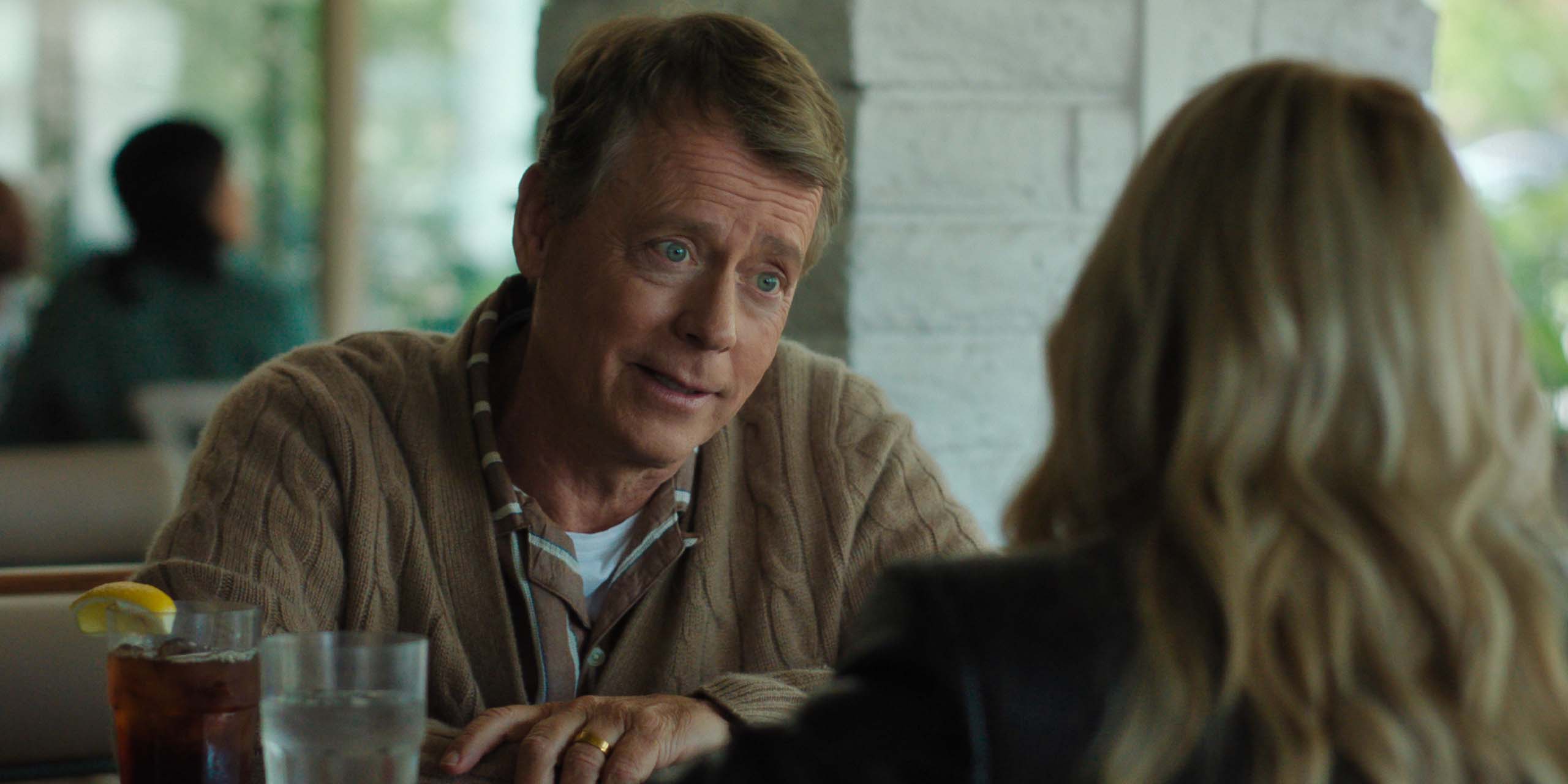 Greg Kinnear dans Margo a des problèmes d’argent.