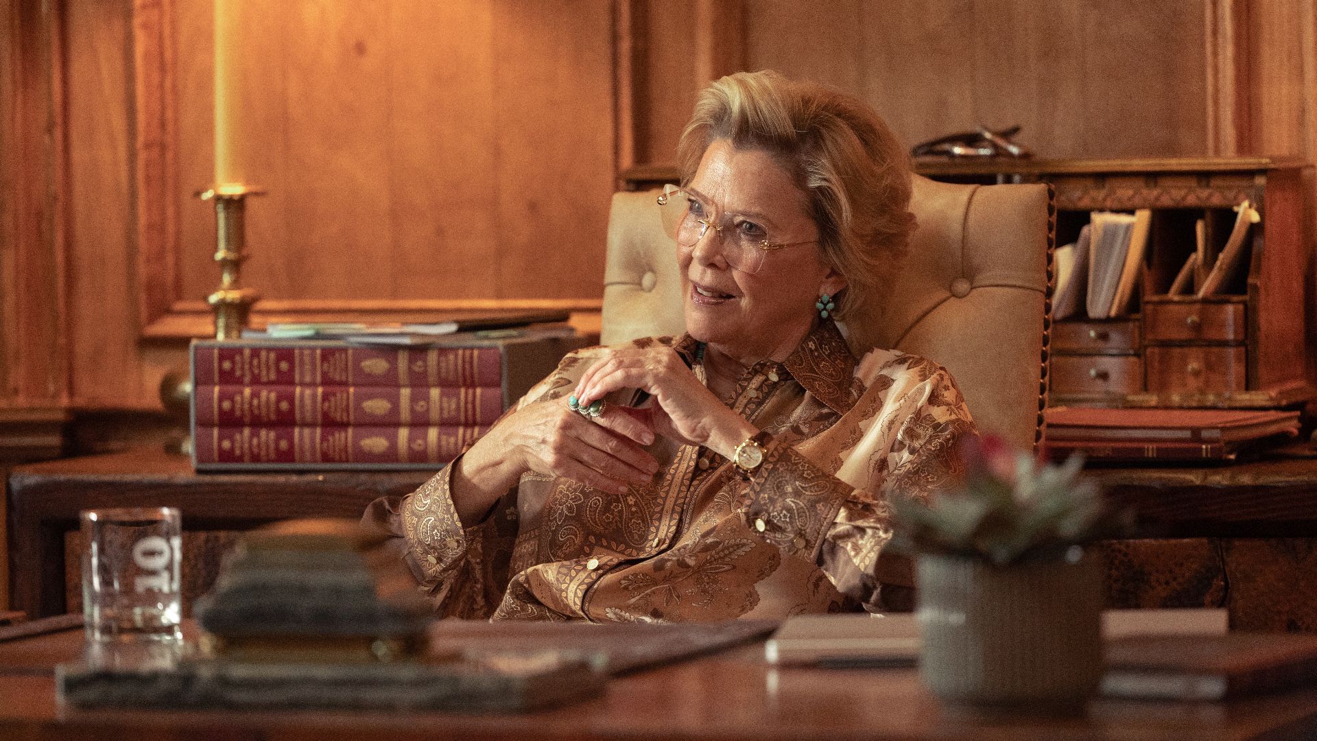Annette Bening dans le rôle de Beulah Jackson à Dutton Ranch