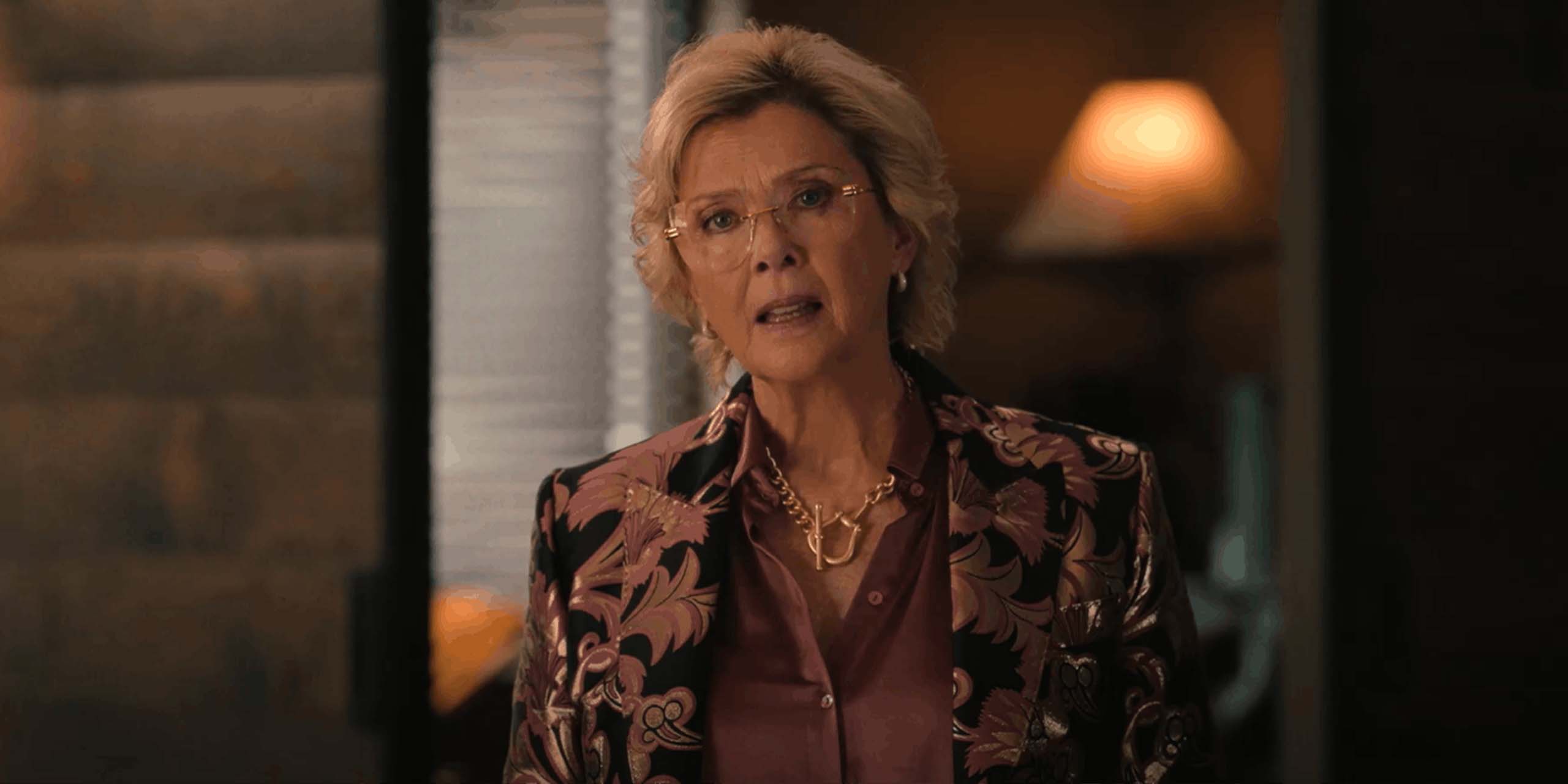 Annette Bening dans le rôle de Beulah Jackson à Dutton Ranch