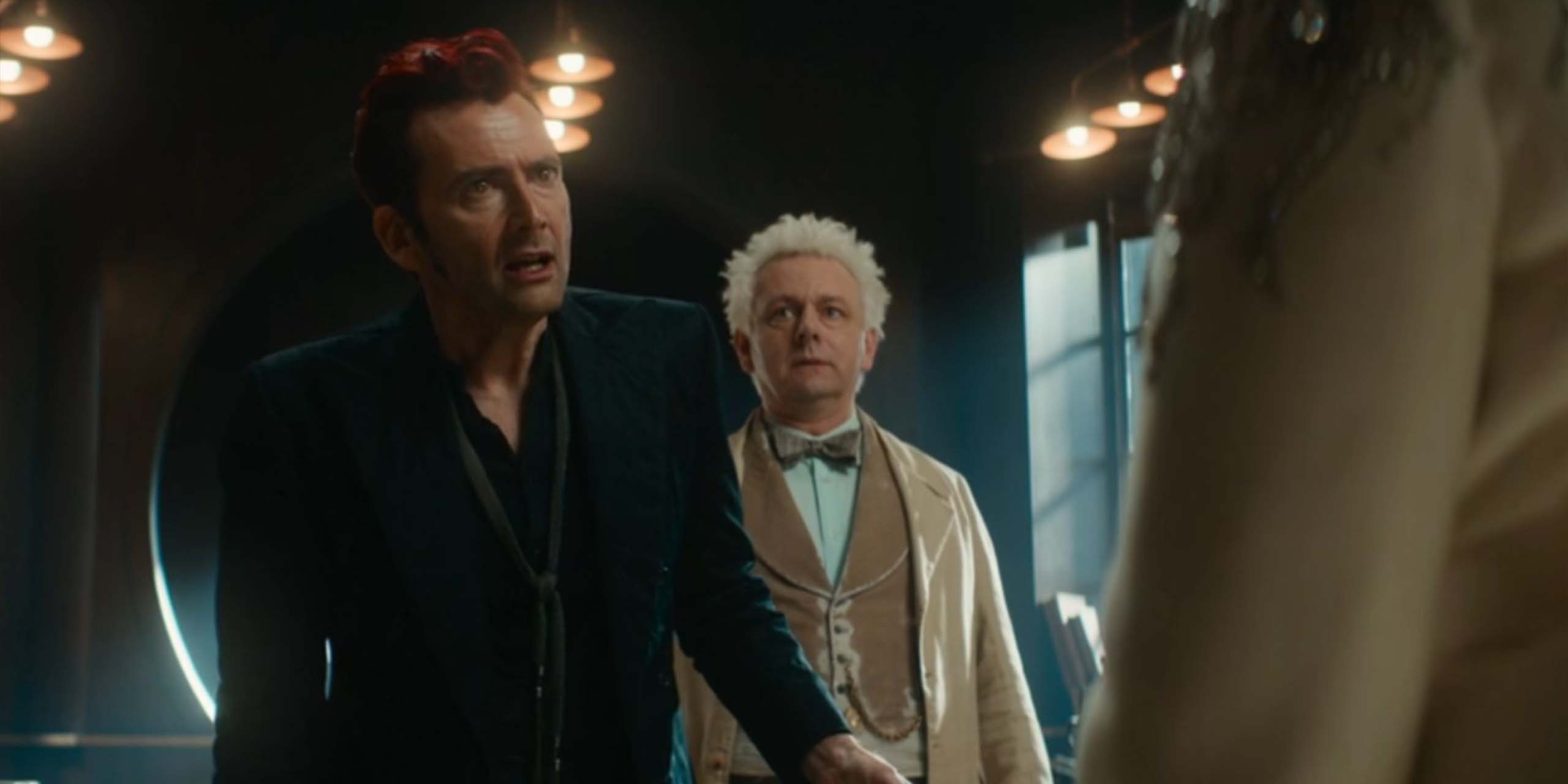 Crowley et Aziraphale parlant à Dieu dans Good Omens