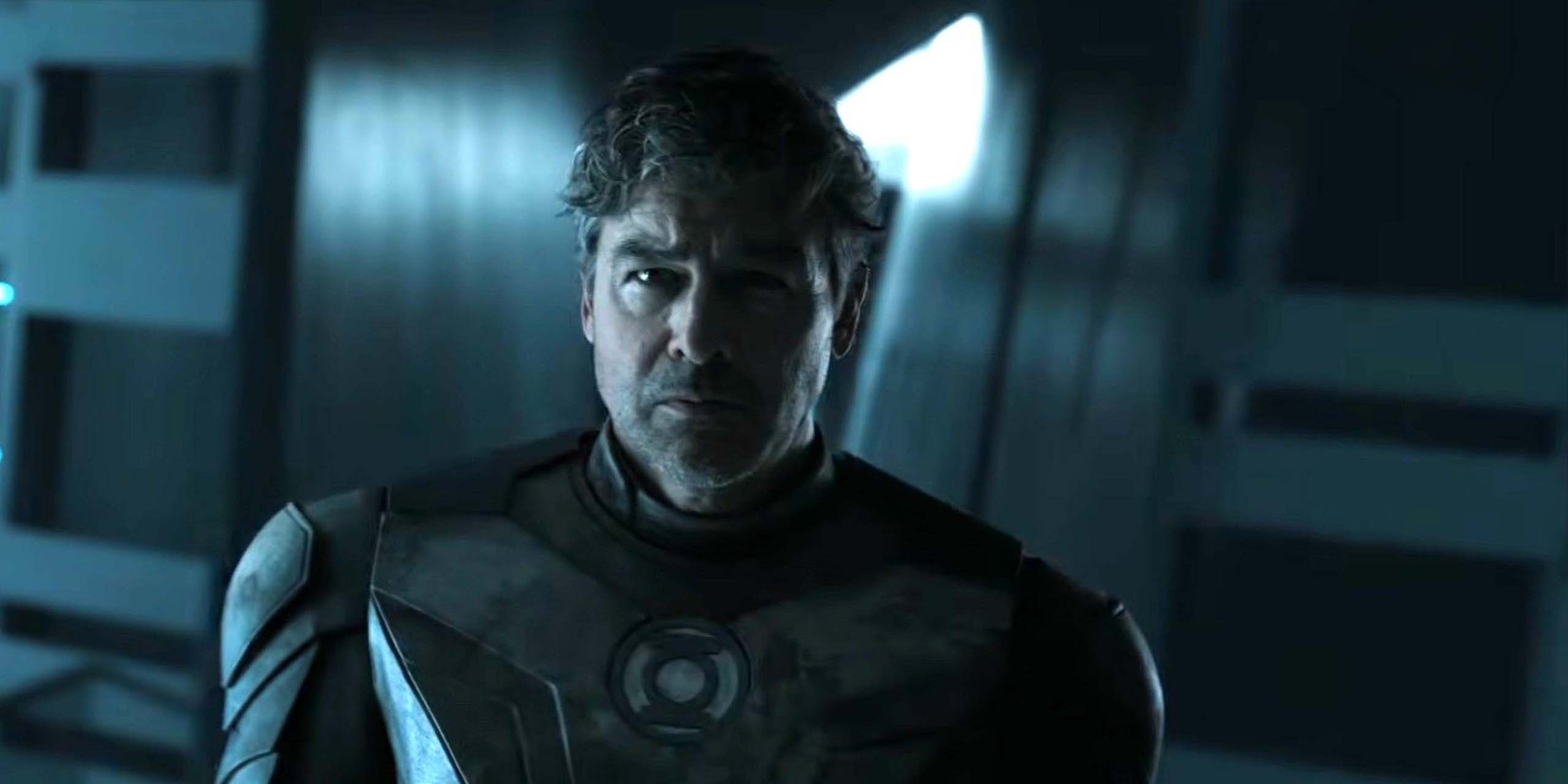 Hal Jordan (Kyle Chandler) en costume de Green Lantern dans Lanterns