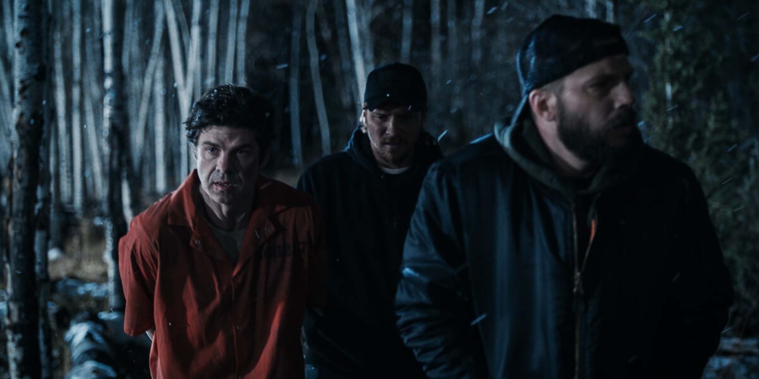 Sterling Jones dans le rôle de Neil, Luke Grimes dans celui de Kayce Dutton et Logan Marshall-Green dans celui de Cal dans l'épisode 11 de Marshals.