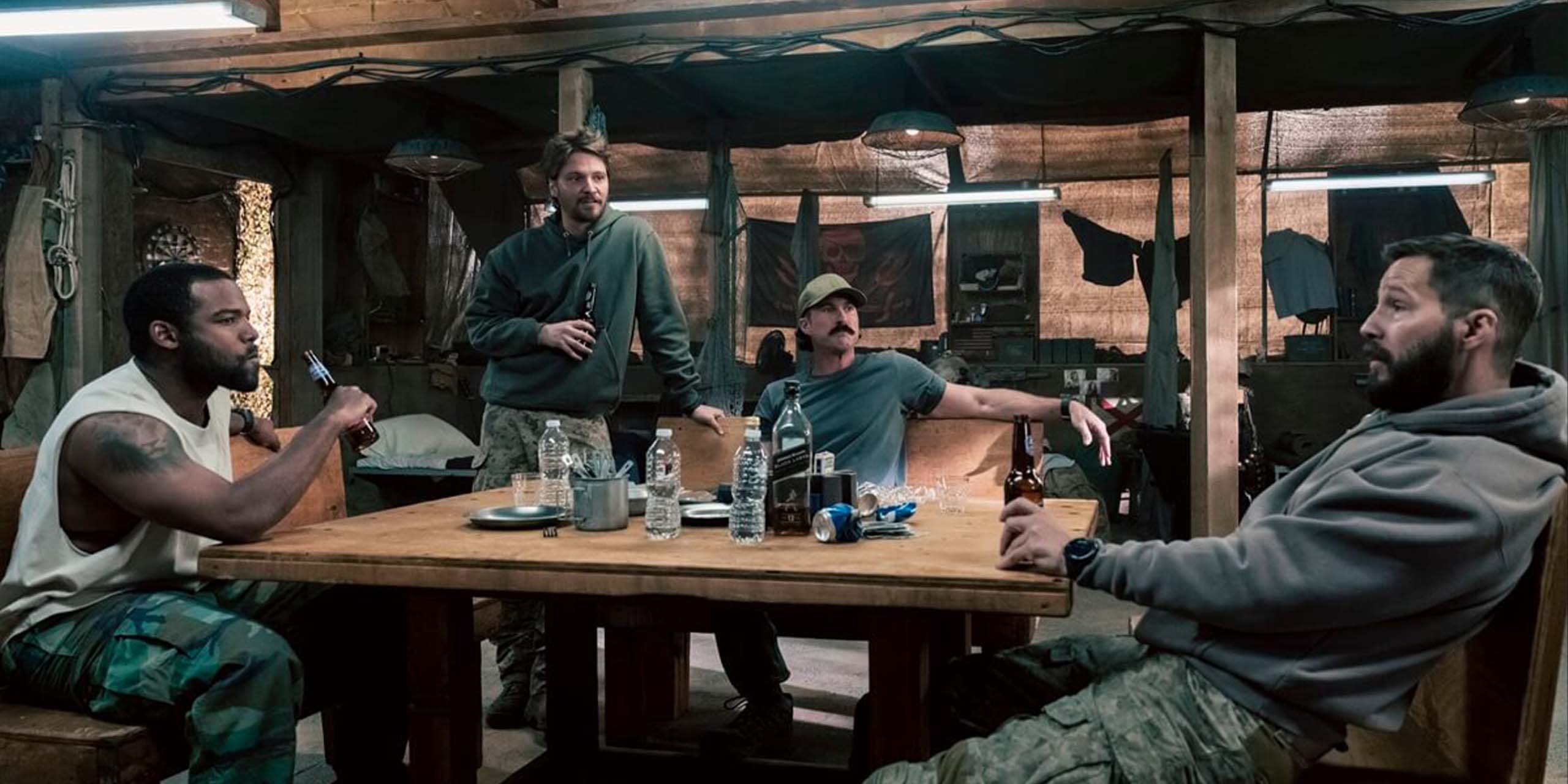 Jay Reeves dans le rôle de Roner, Luke Grimes dans celui de Kayce Dutton, Riley Green dans celui de Garrett et Logan Marshall-Green dans celui de Pete Calvin dans l'épisode 11 de Marshals.