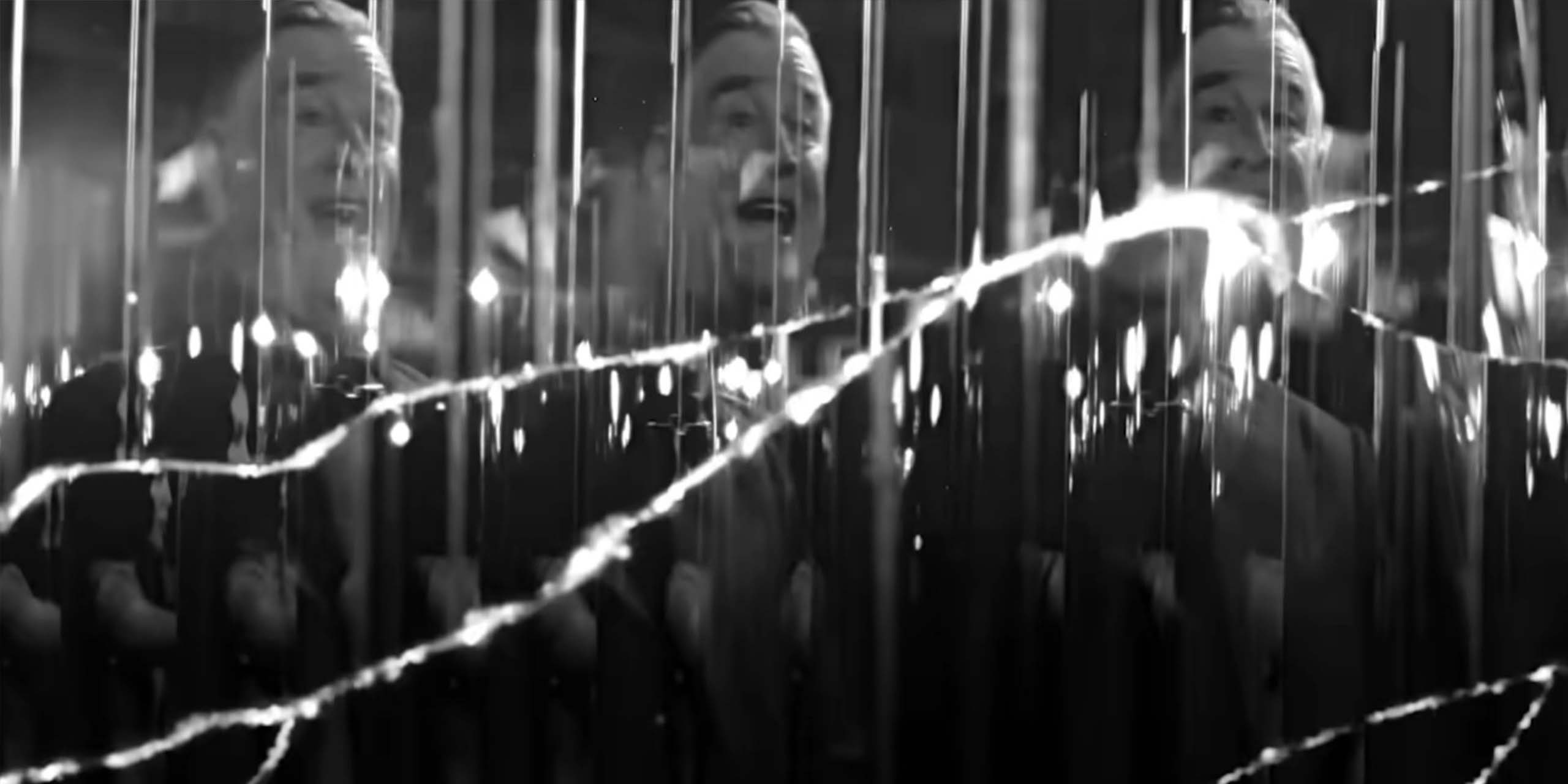 Silverman dans Spider-Noir.