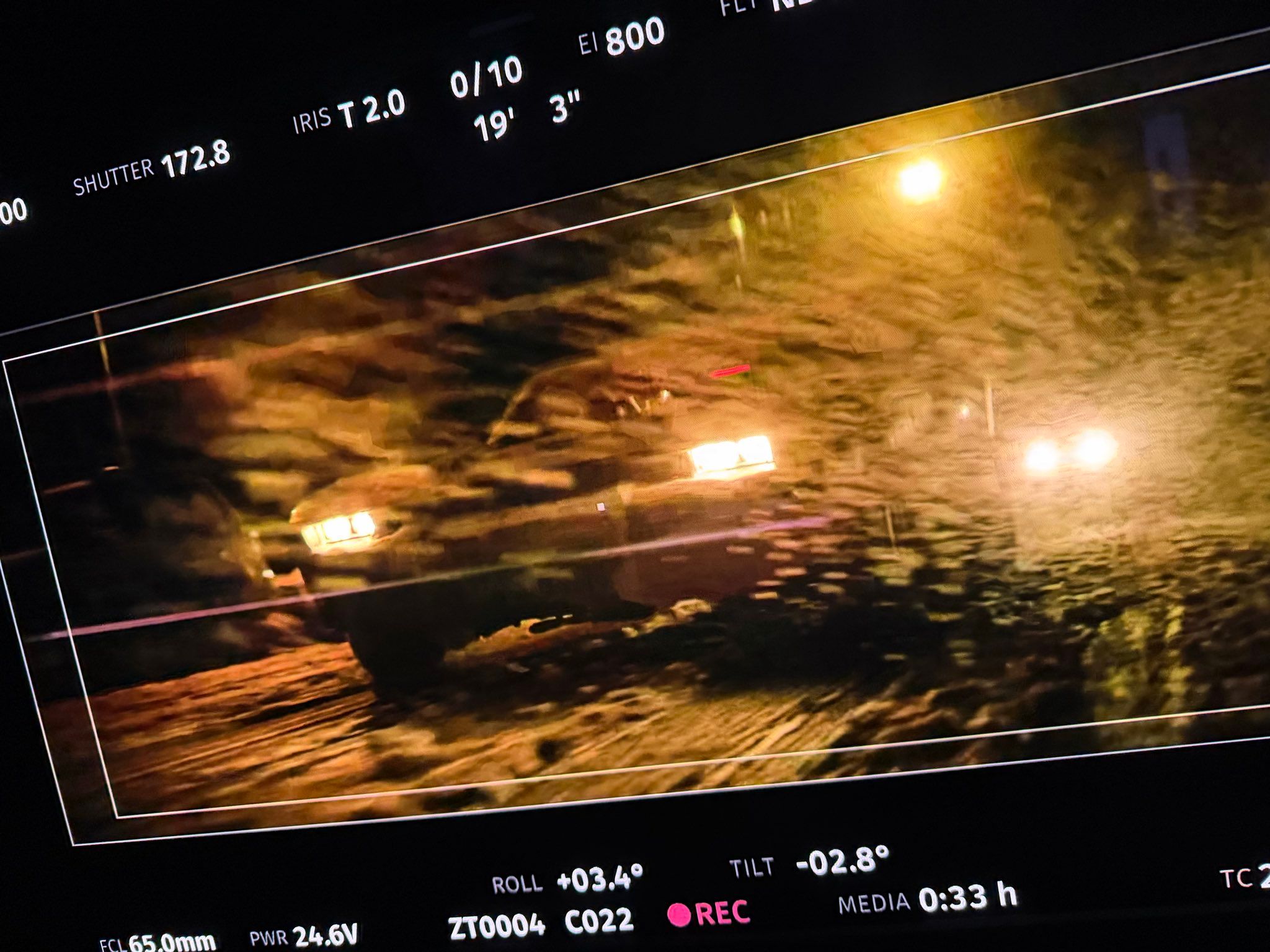 Première image du film The Batman 2, avec la Batmobile en trombe sous la neige de Gotham.