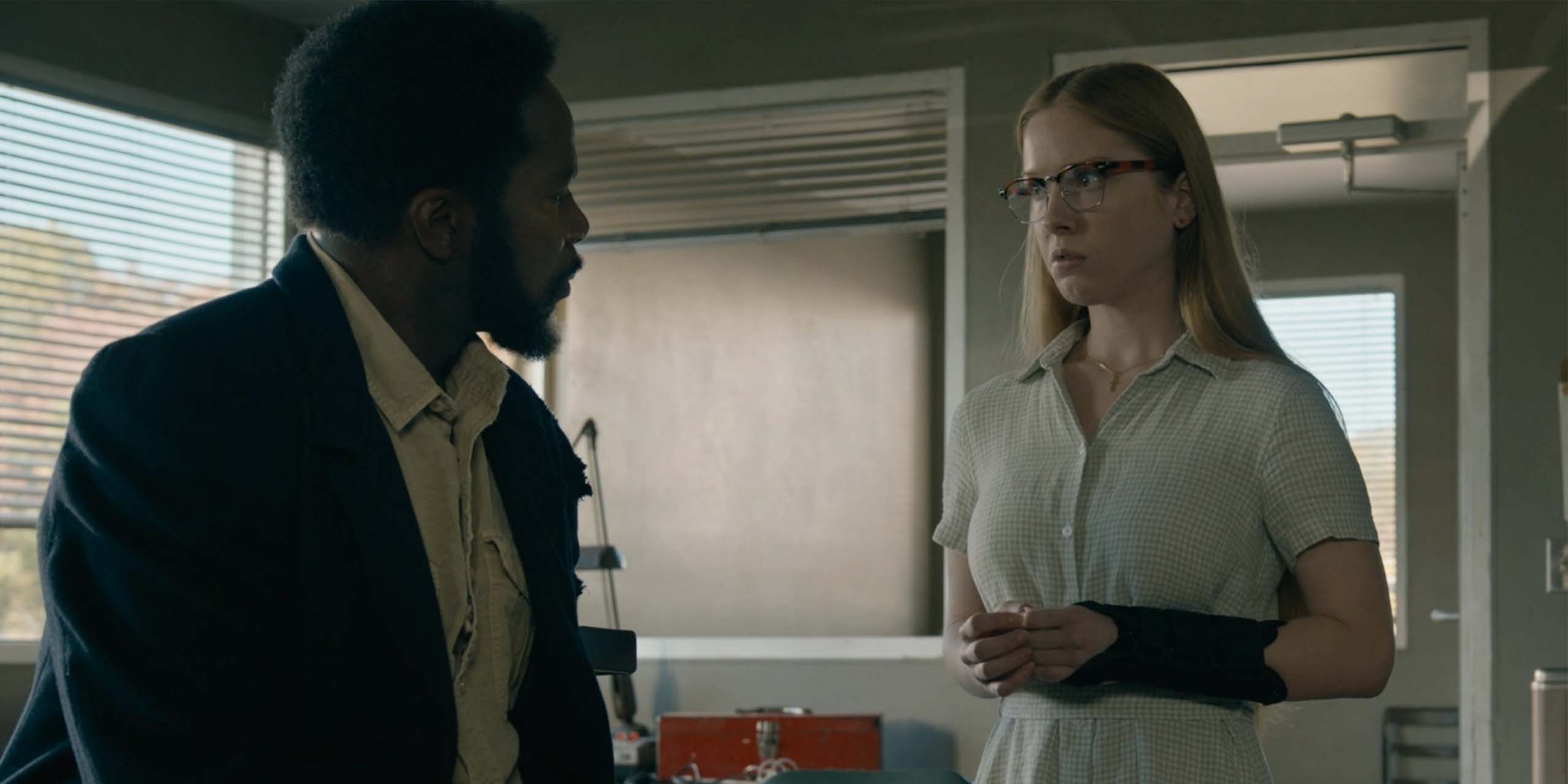 Sophia (Julia Doyle) face à Boyd Stevens (Harold Perrineau) dans la saison 4 de From.