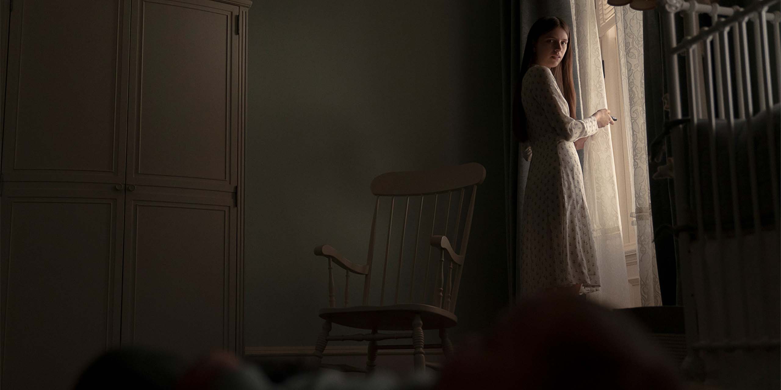 Nell Tiger Free dans la saison 1 de Servant, sur Apple TV+.
