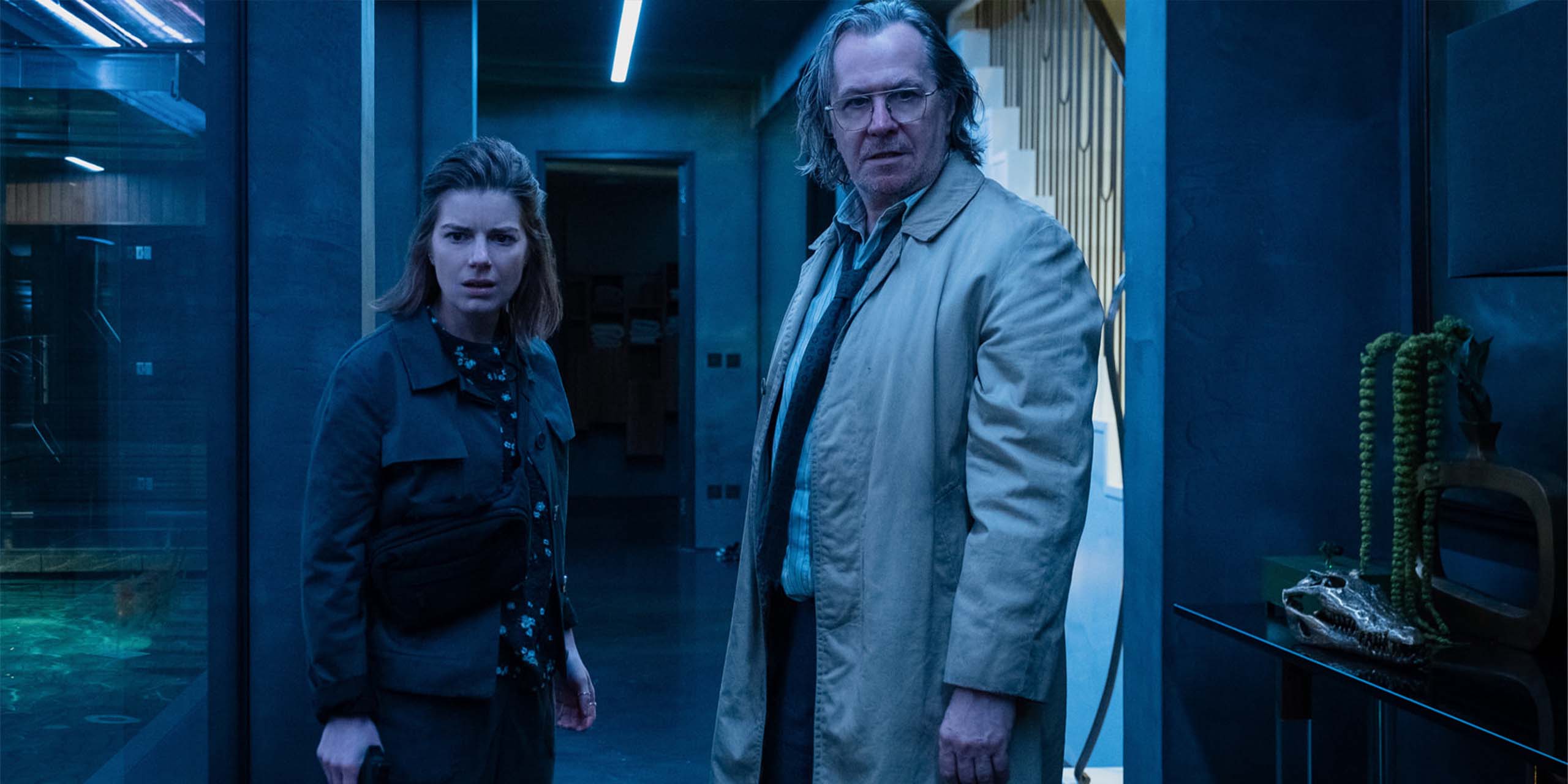 Sir Gary Oldman et Aimee-Ffion Edwards dans Slow Horses, la série Apple TV+.