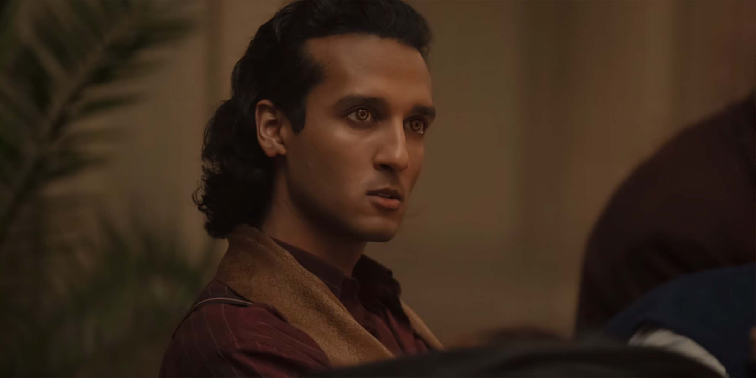 Assad Zaman est Armand dans la saison 3 d'Entretien avec un Vampire, The Vampire Lestat.