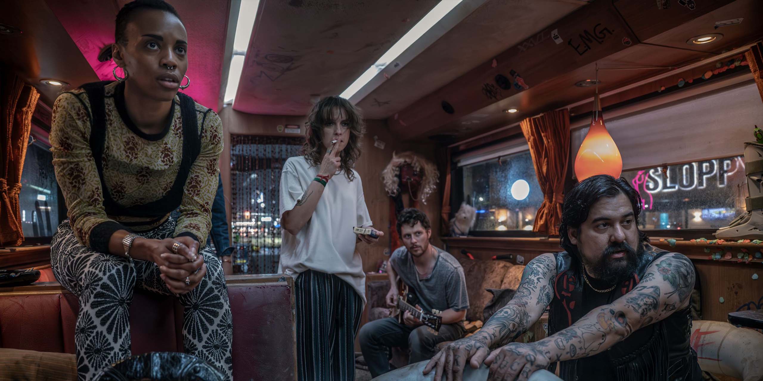 Amaka Umeh (Dee Pharma), Sarah Swire (TC), Noah Reid (Larry), Ryan Kattner (Salamandre) dans The Vampire Lestat.