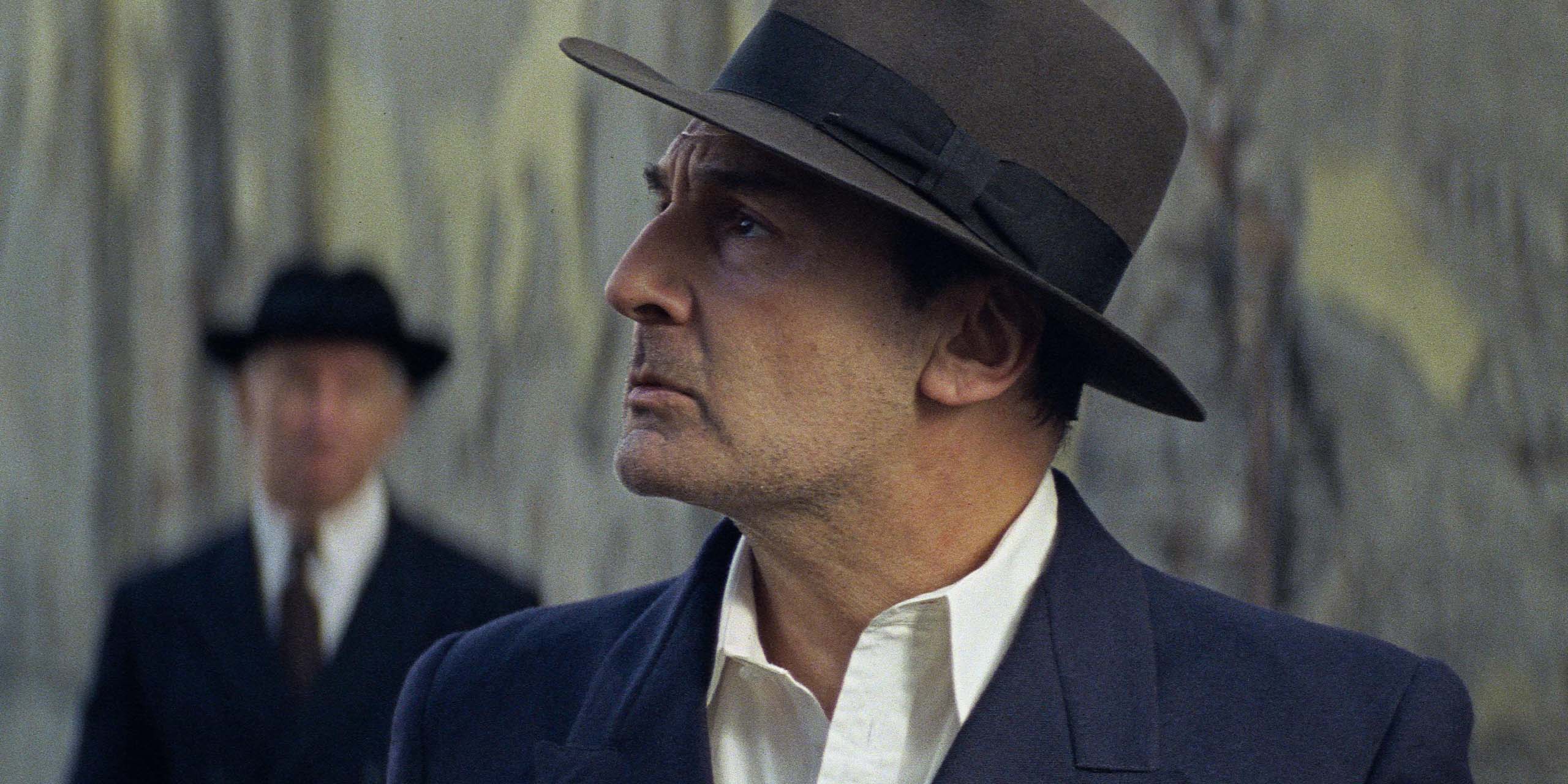 Gilles Lellouche dans le rôle de Jean Moulin.