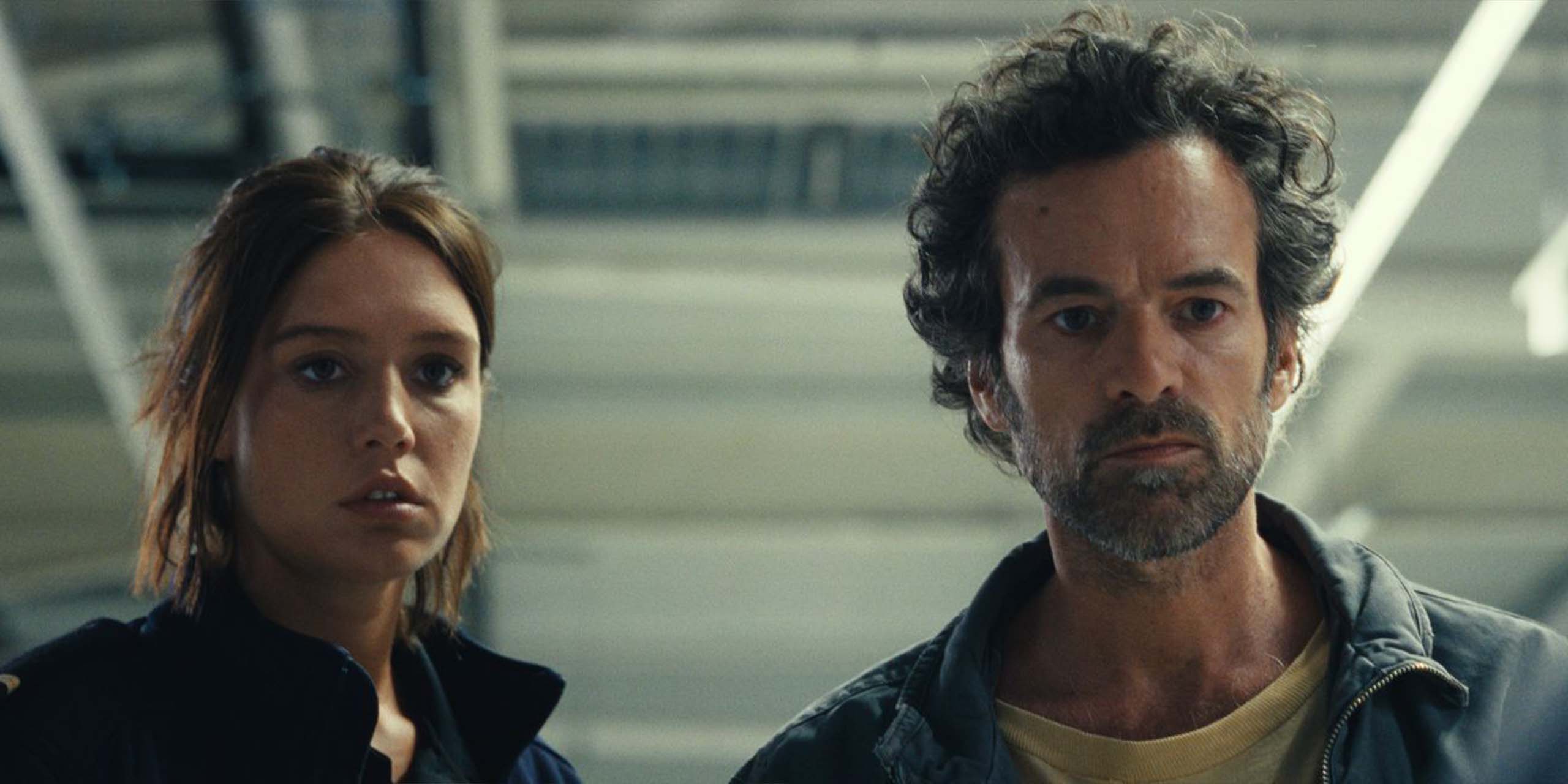 Adèle Exarchopoulos et Romain Duris dans Le règne animal.