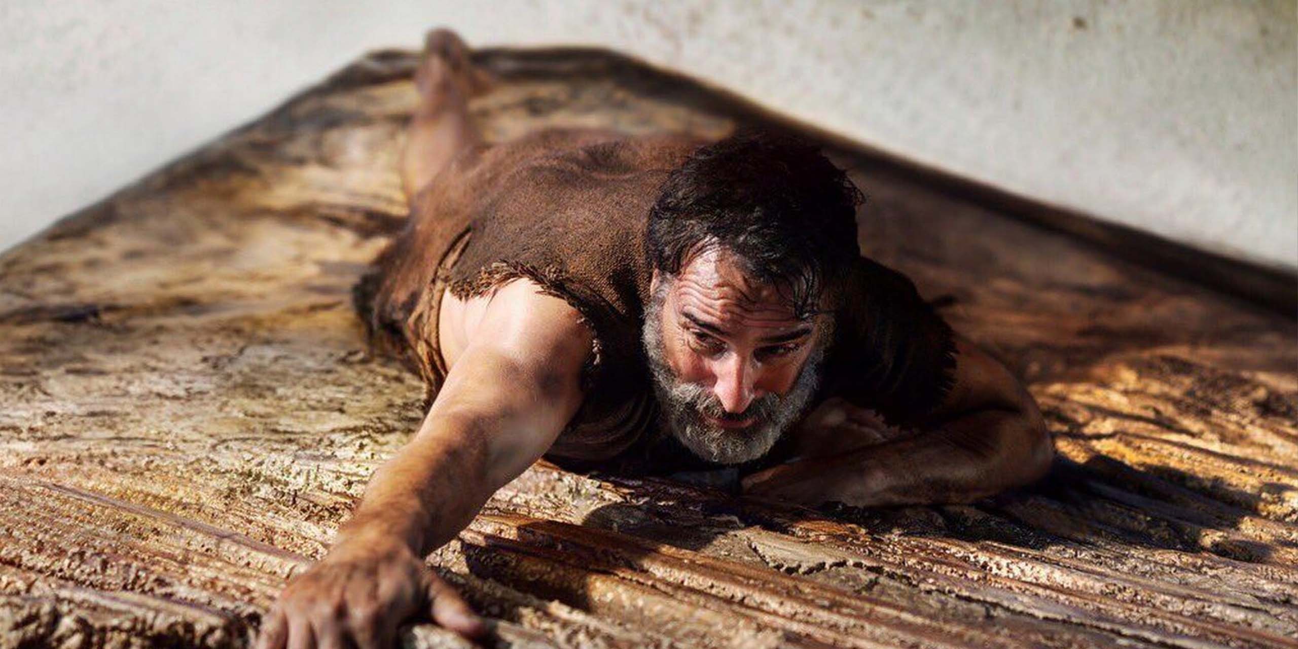 Jean Dujardin dans le film L'homme qui rétrécit.