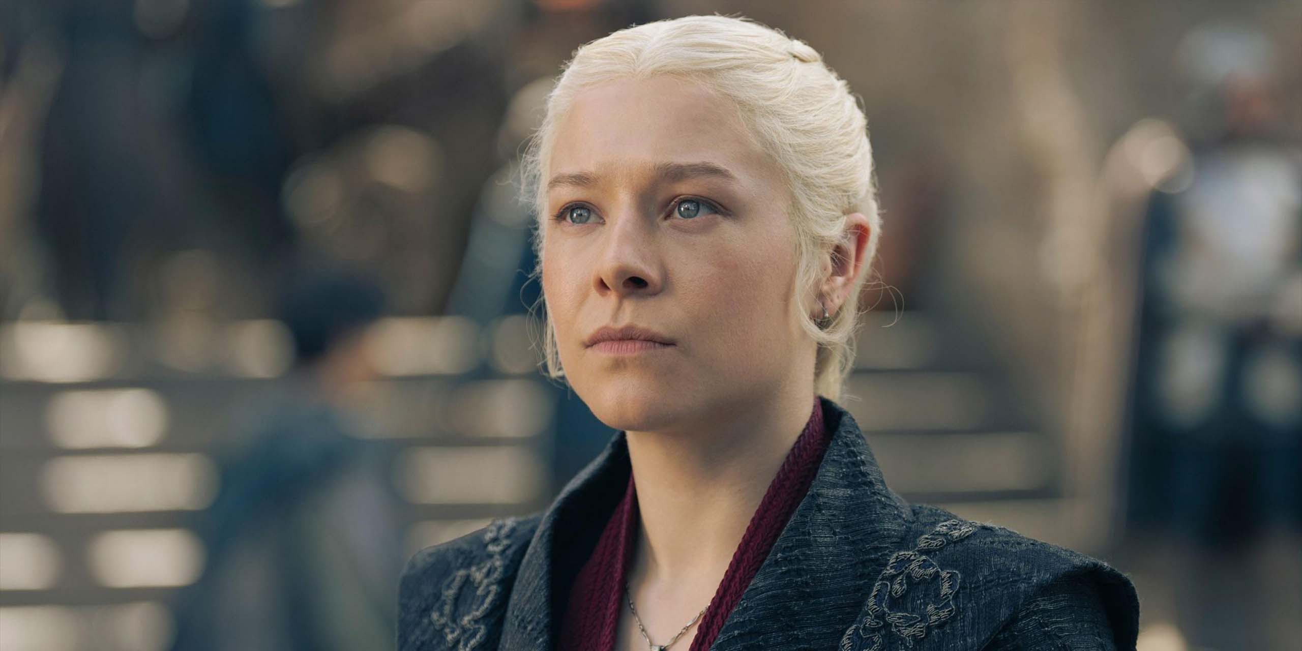 Rhaenyra Targaryen levant les yeux dans la saison 2 de House of the Dragon.
