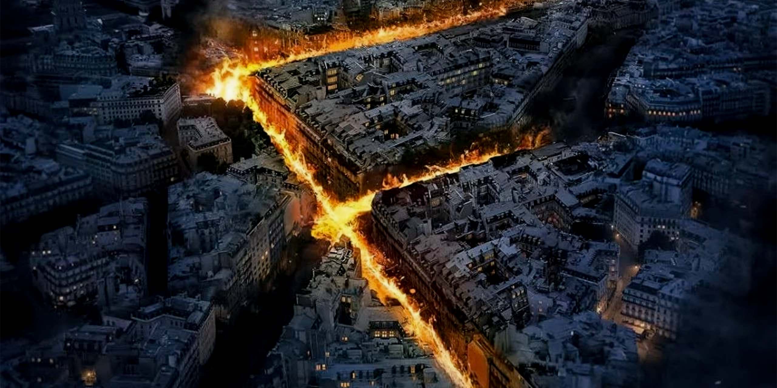 Le fameux F enflammé entre les bâtiments de Paris sur l'affiche du film Fantômas - Le Nouveau Monde.