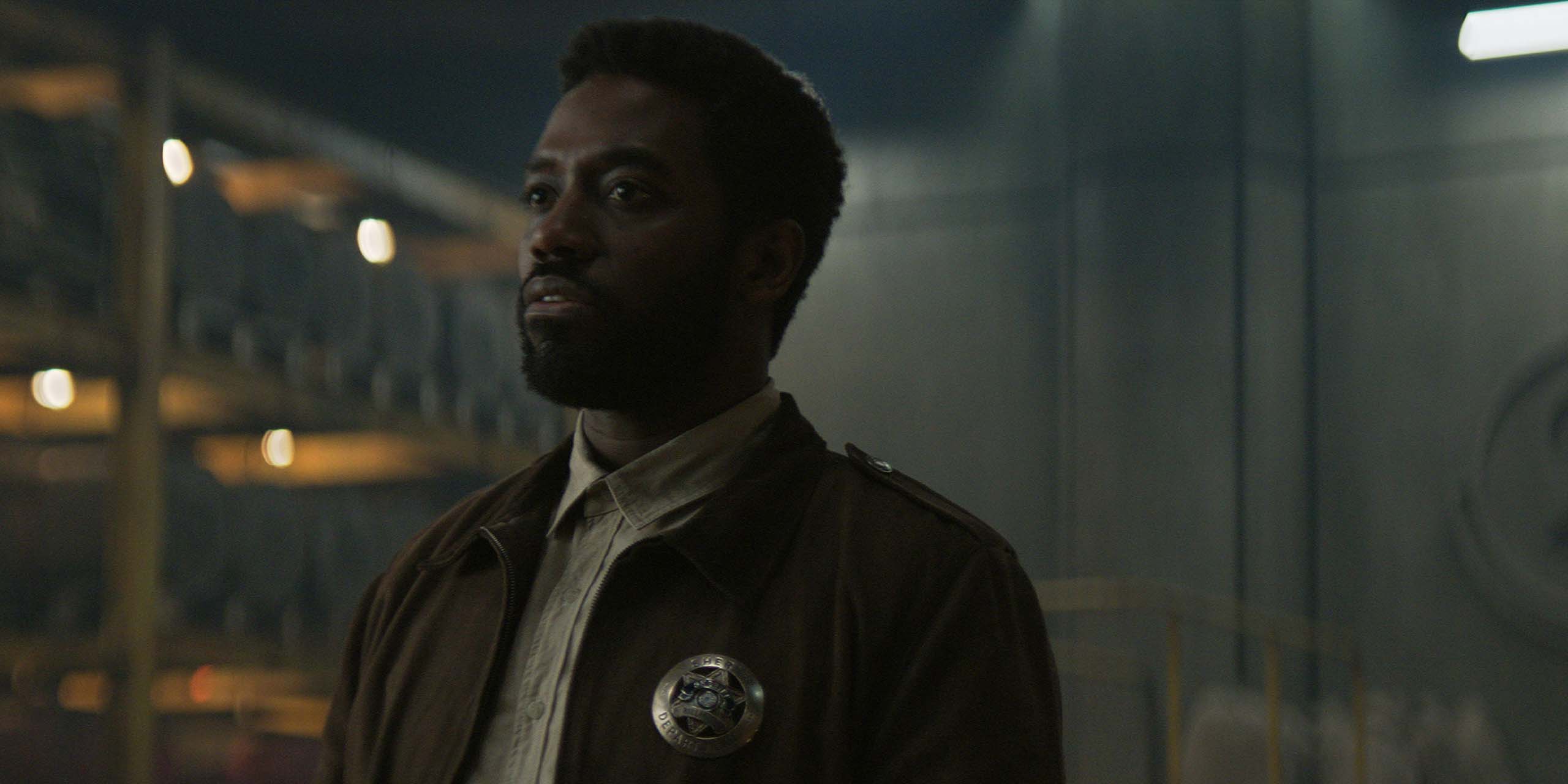 Paul Billings (Chinaza Uche) dans la saison 3 de Silo.