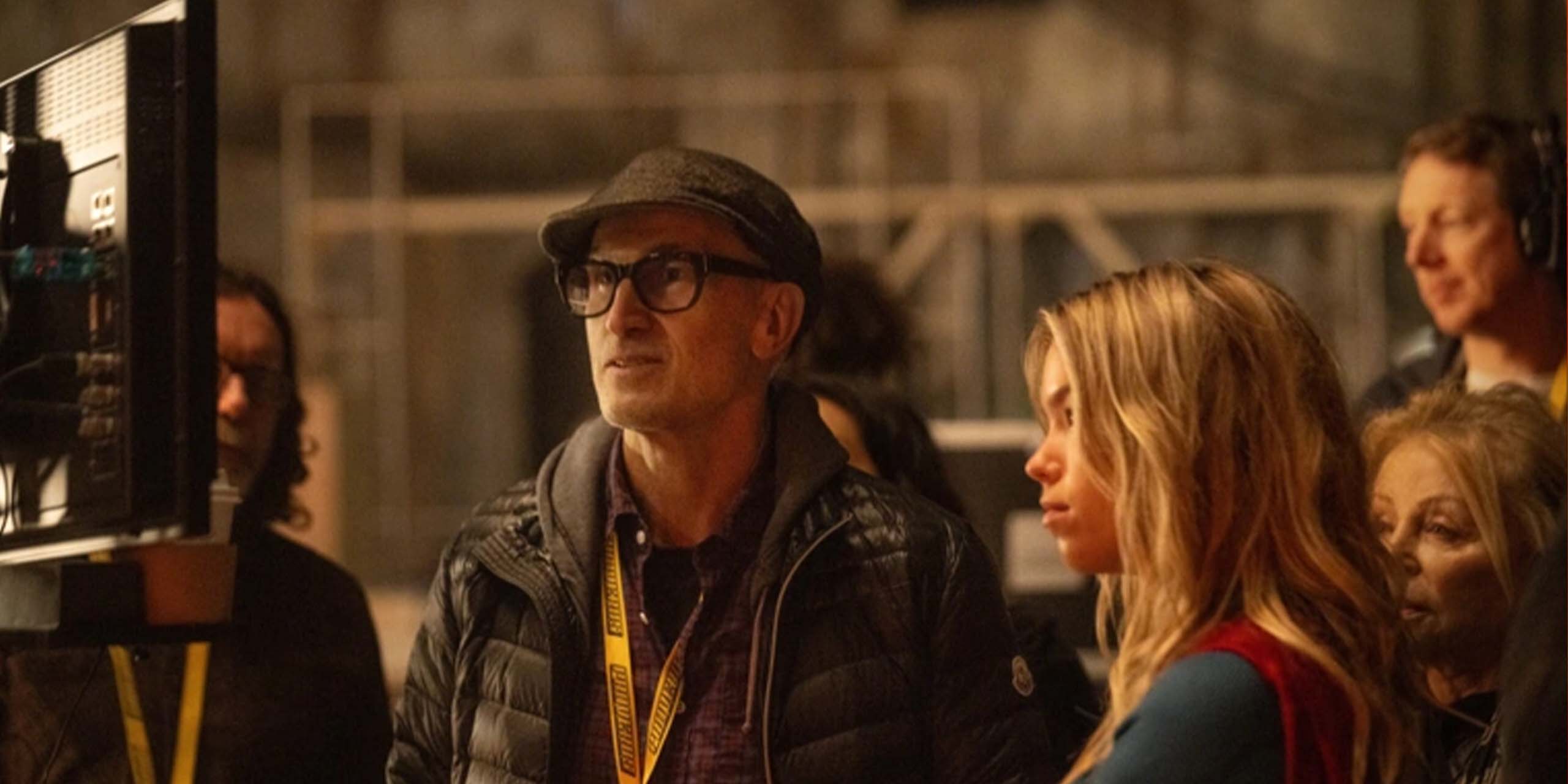 Craig Gillespie et Milly Alcock sur le tournage du film Supergirl