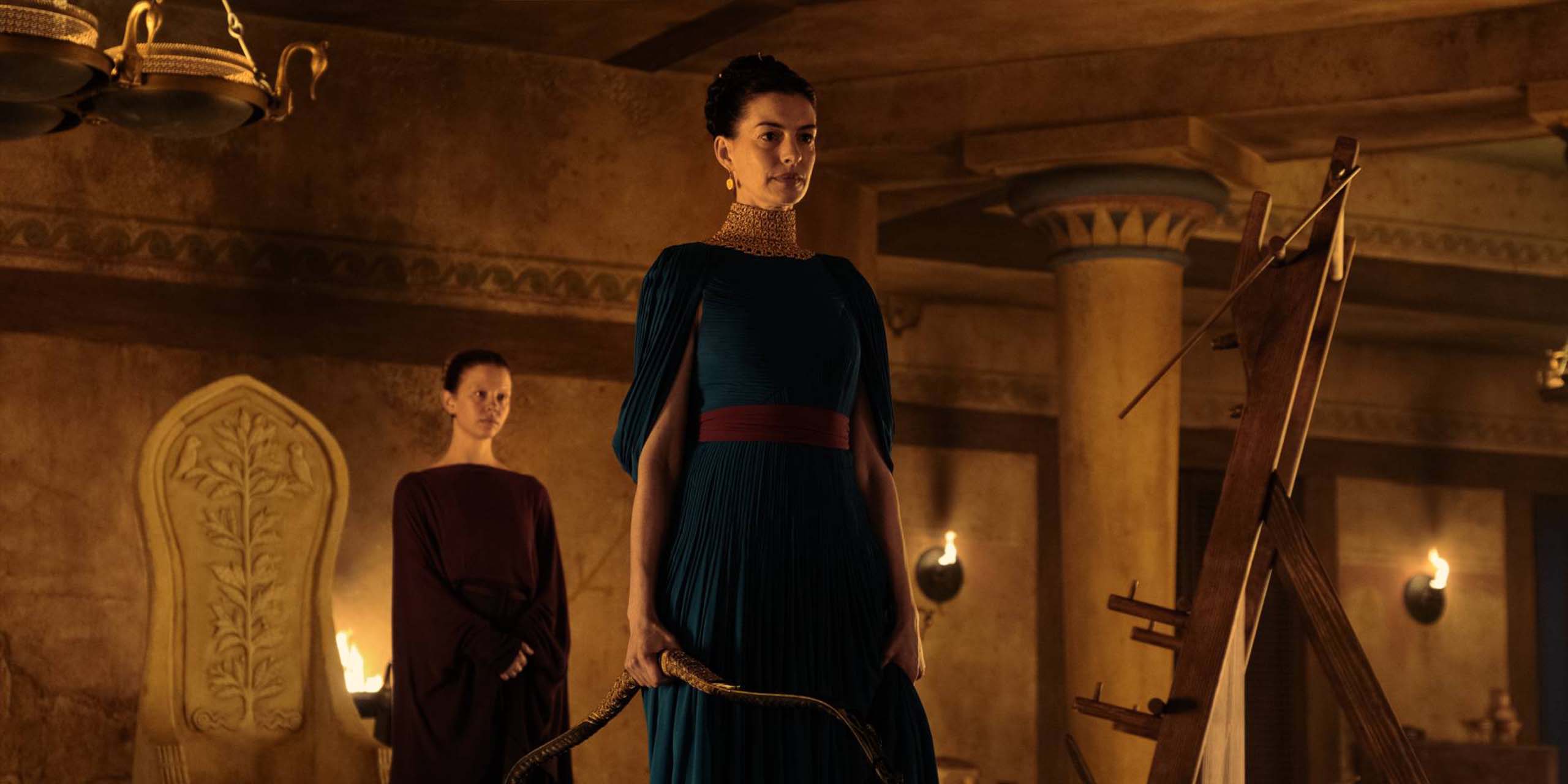 Penelope (Anne Hathaway) dans L'Odyssée.