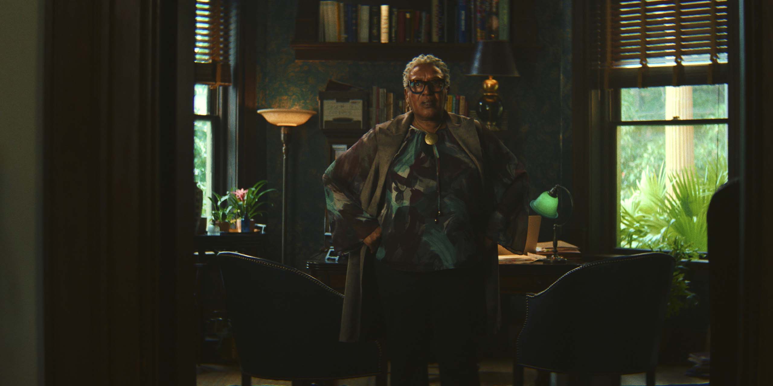 Noa (CCH Pounder) dans Cape Fear.