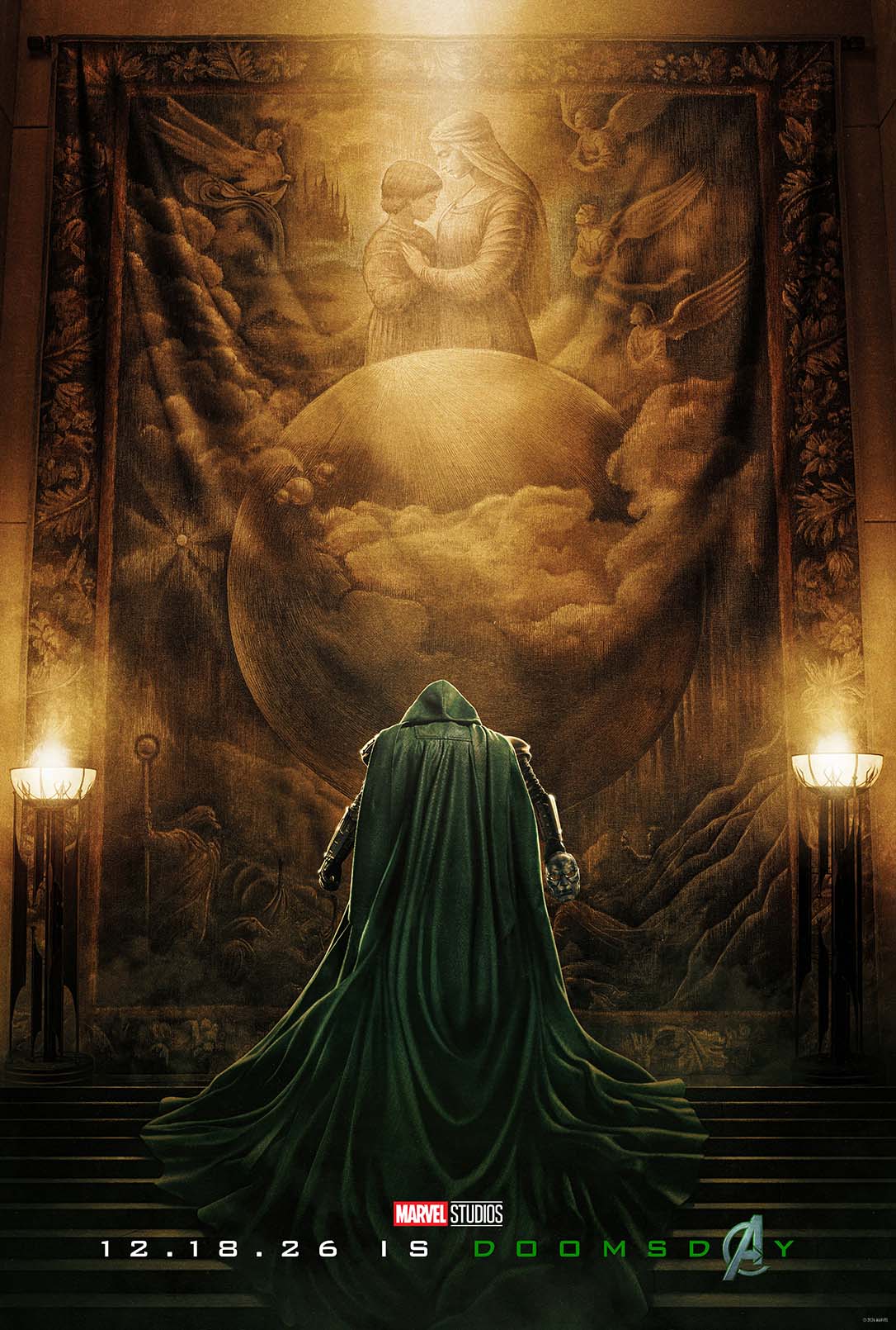 Affiche d’Avengers: Doomsday montrant Doctor Doom de dos face à une immense tapisserie représentant un monde, une femme et un enfant.