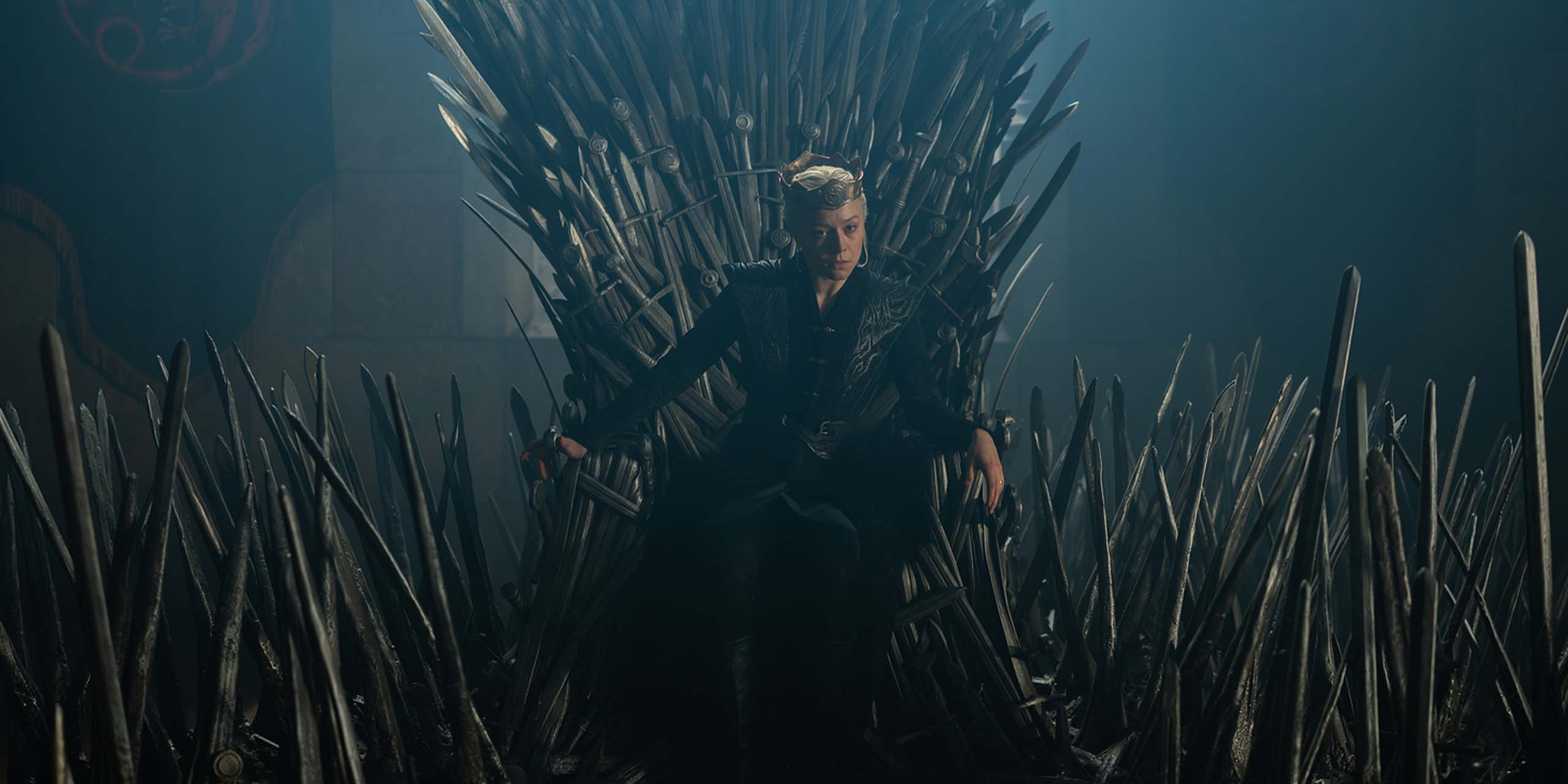 Rhaenyra Targaryen (Emma D’Arcy) sur le trône de fer dans la saison 3 de House of the Dragon.