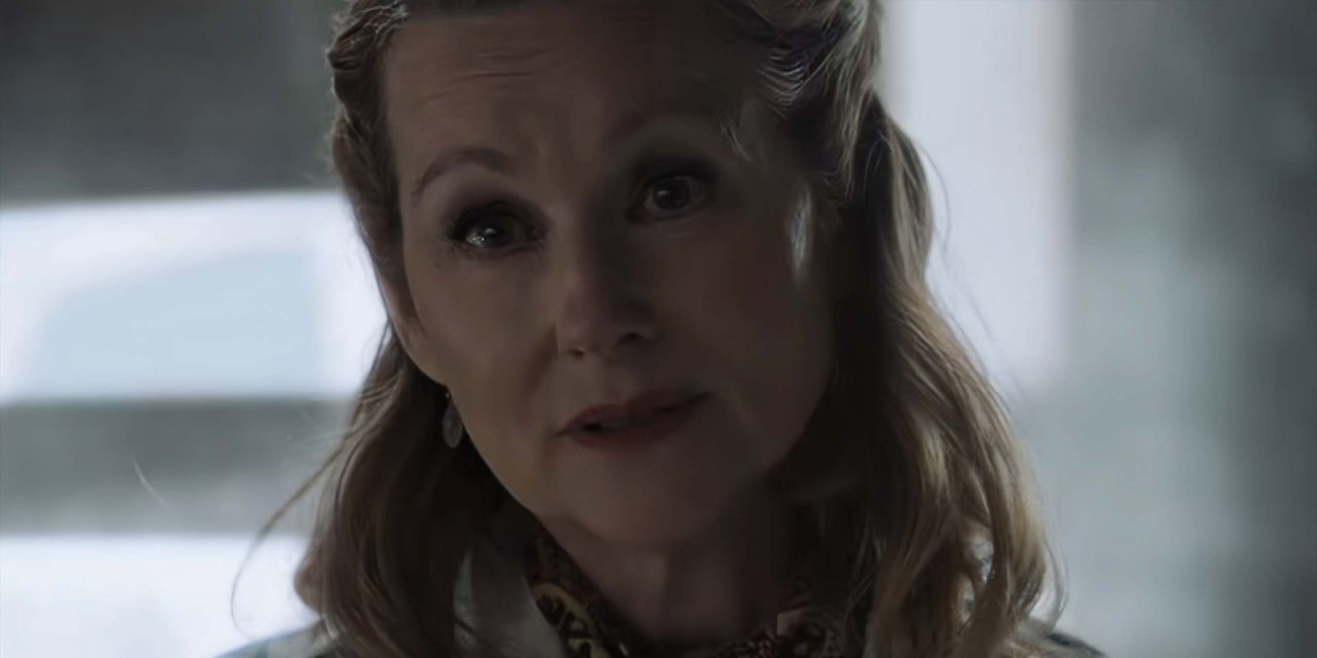 Laura Linney dans Lanterns,