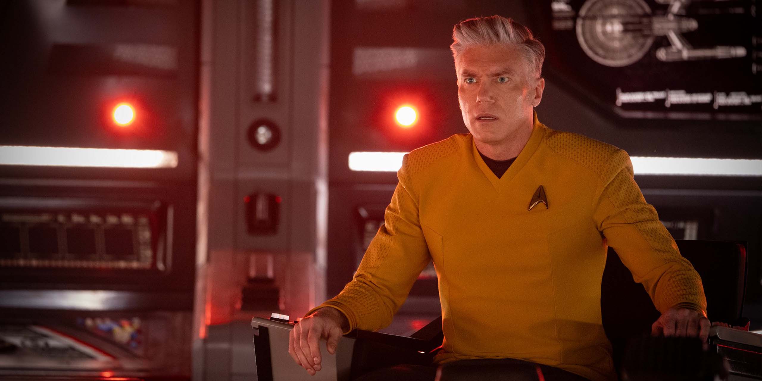 Anson Mount dans le rôle du capitaine Pike dans la saison 4 de Star Trek: Strange New Worlds.